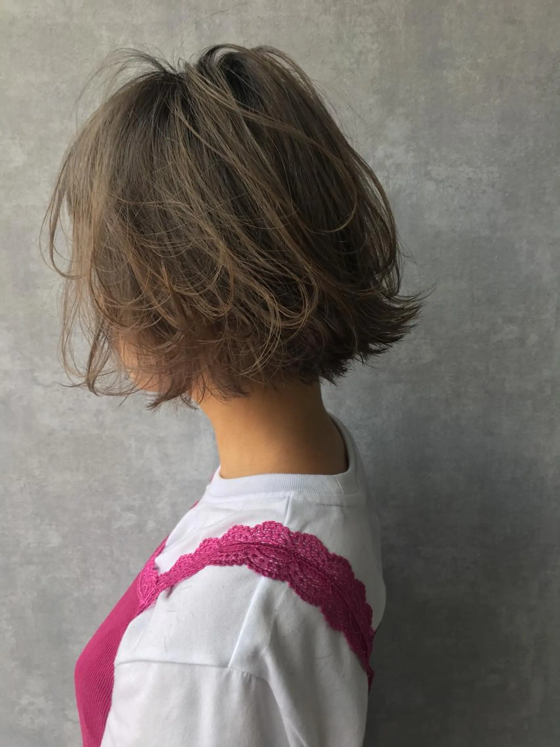 ショート カラー ダブルカラー グレージュ レイヤーカット BLend 渋谷のヘアスタイル