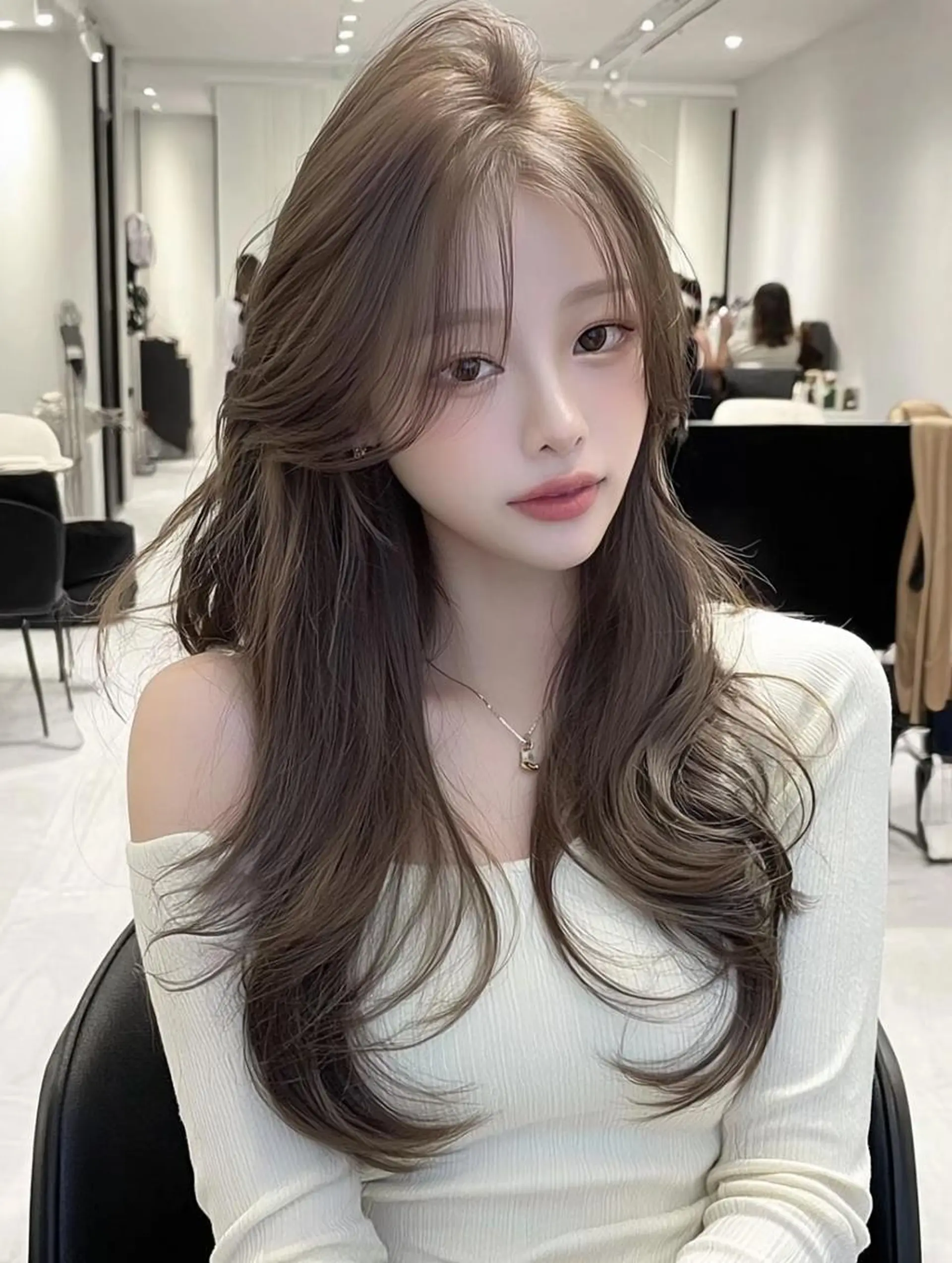 ロング FOCUS JAPANのヘアスタイル