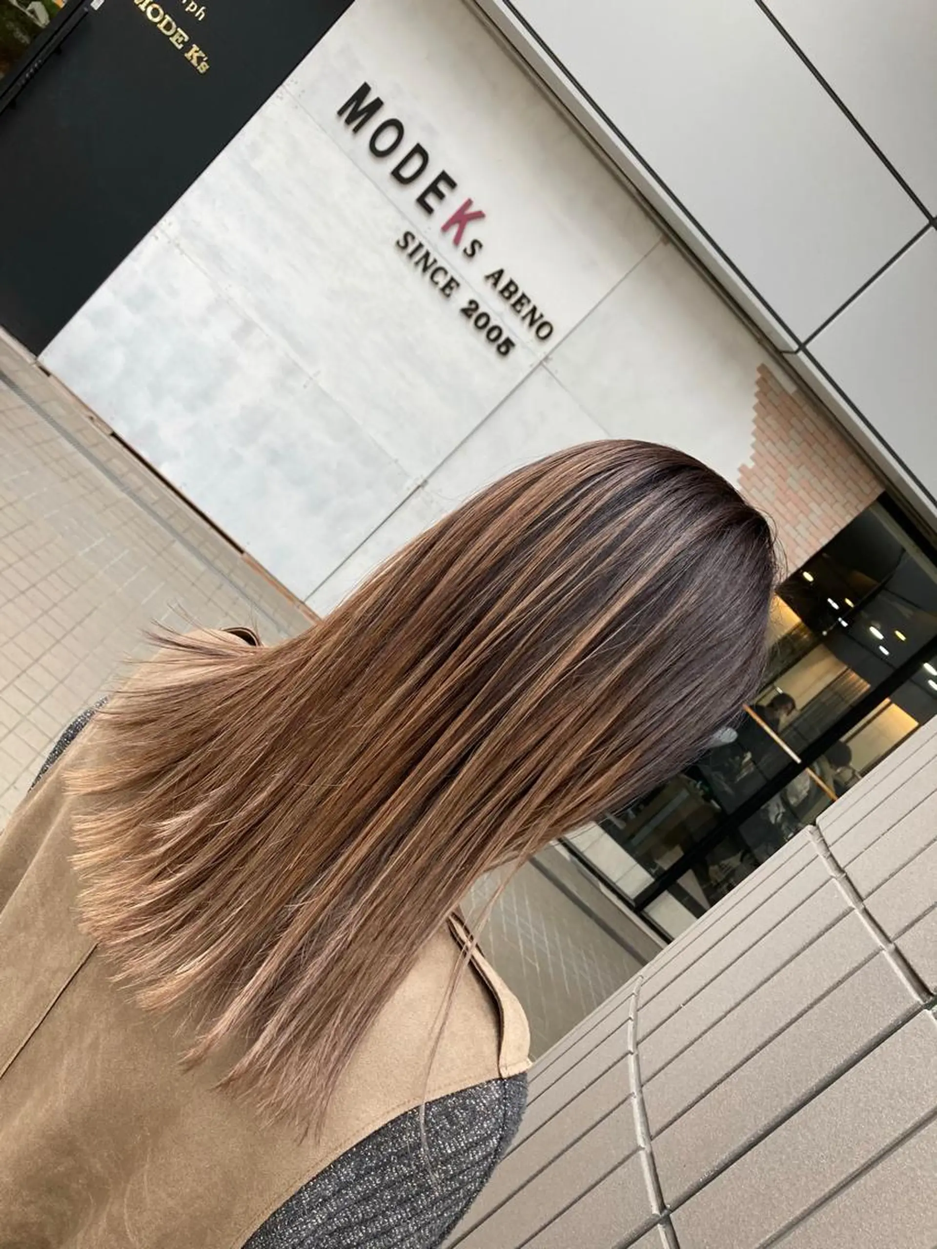 ミディアム カラー バレイヤージュ レイヤーカット カット ヘアカラー トリートメント SHAFT Ieiriのヘアスタイル