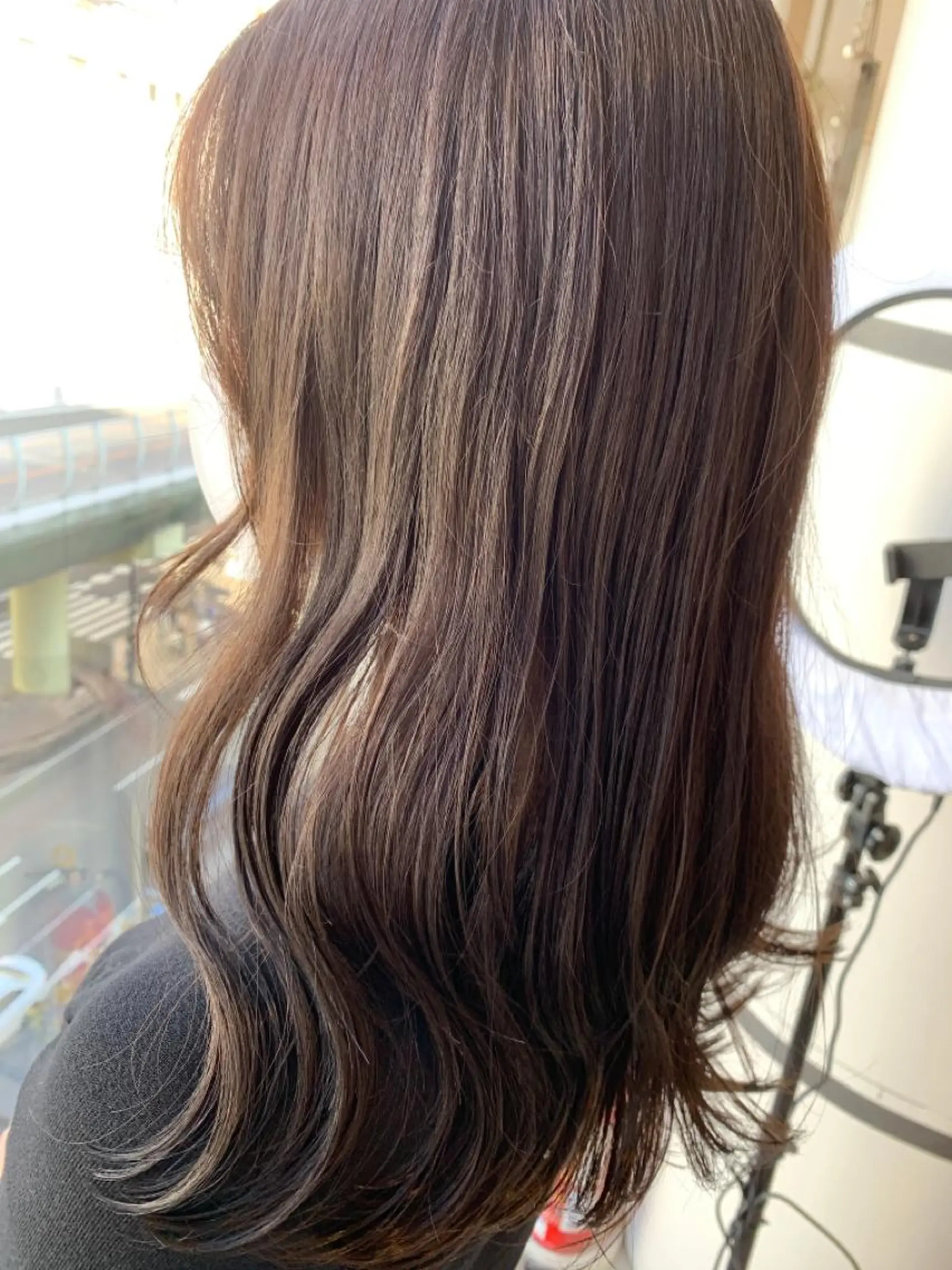 ロング カラー ブラウンカラー ショコラブラウン LUXBE LUCEのヘアスタイル