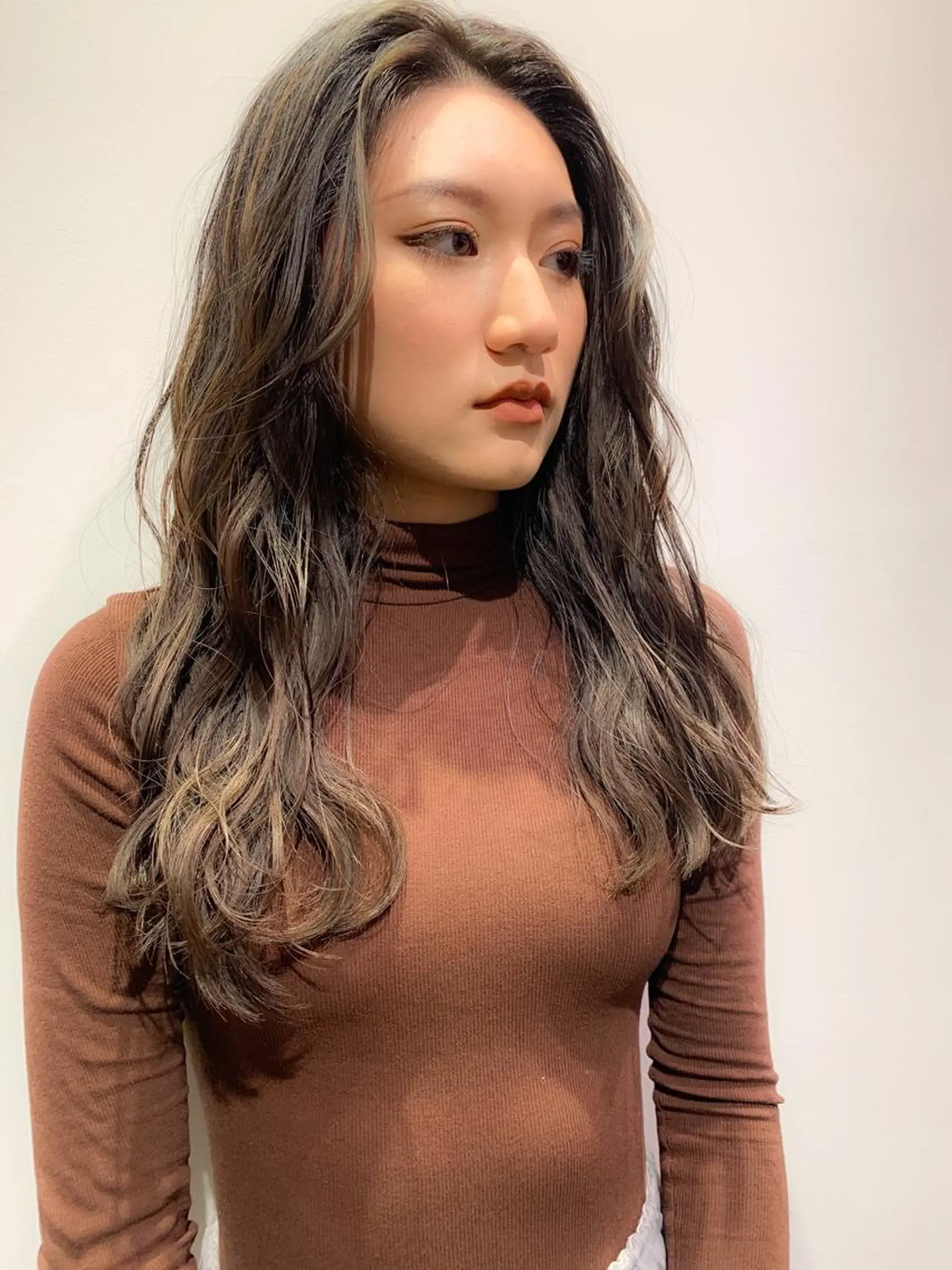 ロング カラー グレージュ ハイライトカラー ハイライト ヘアカラー トリートメント hiro【沿線で叶う 似合わせhair】のヘアスタイル