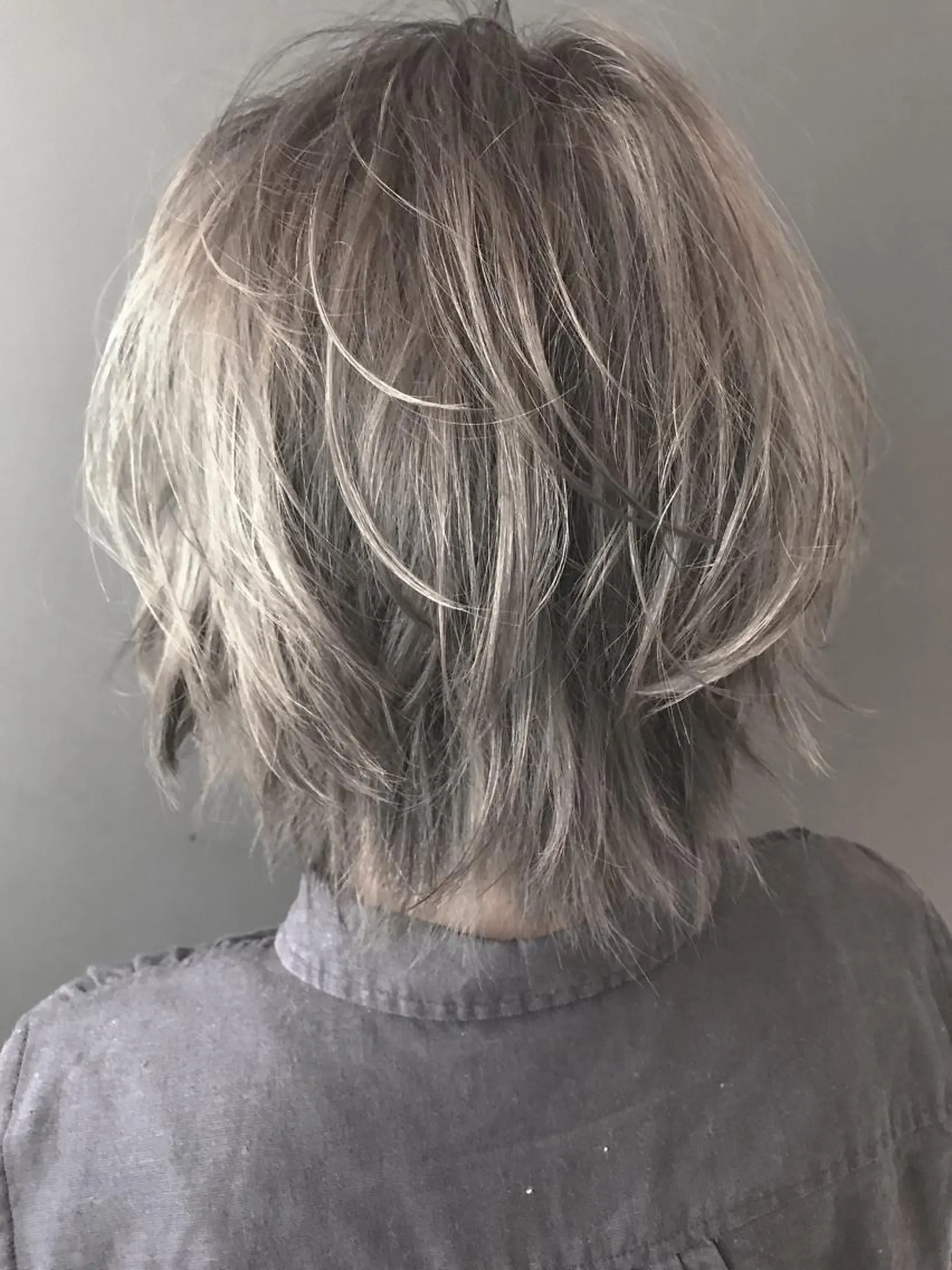 ショート カラー ブリーチ ハイライトカラー ハイライト ヘアカラー BOX mico.のヘアスタイル