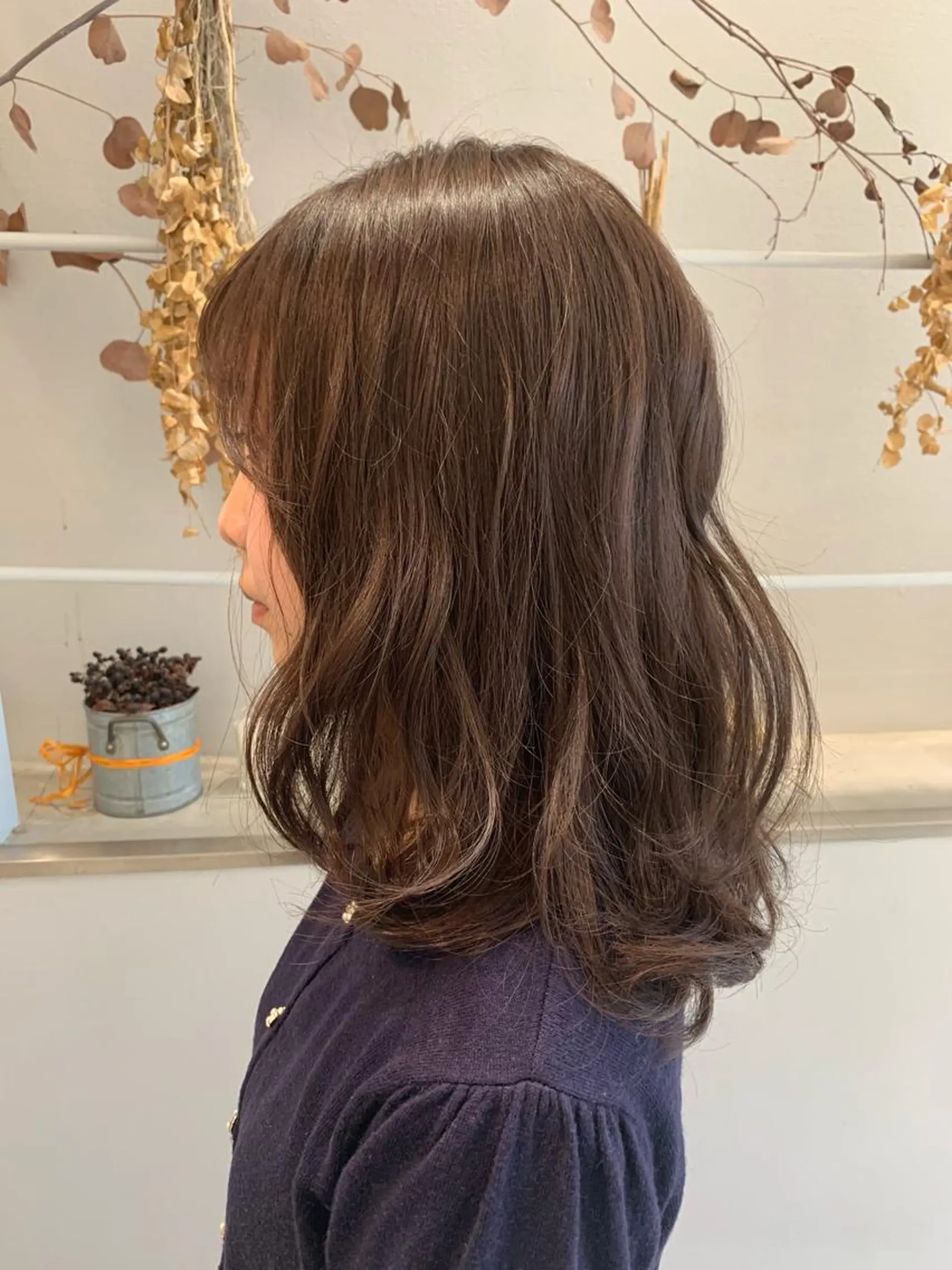 ミディアム カラー ベージュカラー 黒髪 ブリーチ ラベンダーカラー ラベンダーベージュ カット ヘアカラー トリートメント 柏木  彩花のヘアスタイル