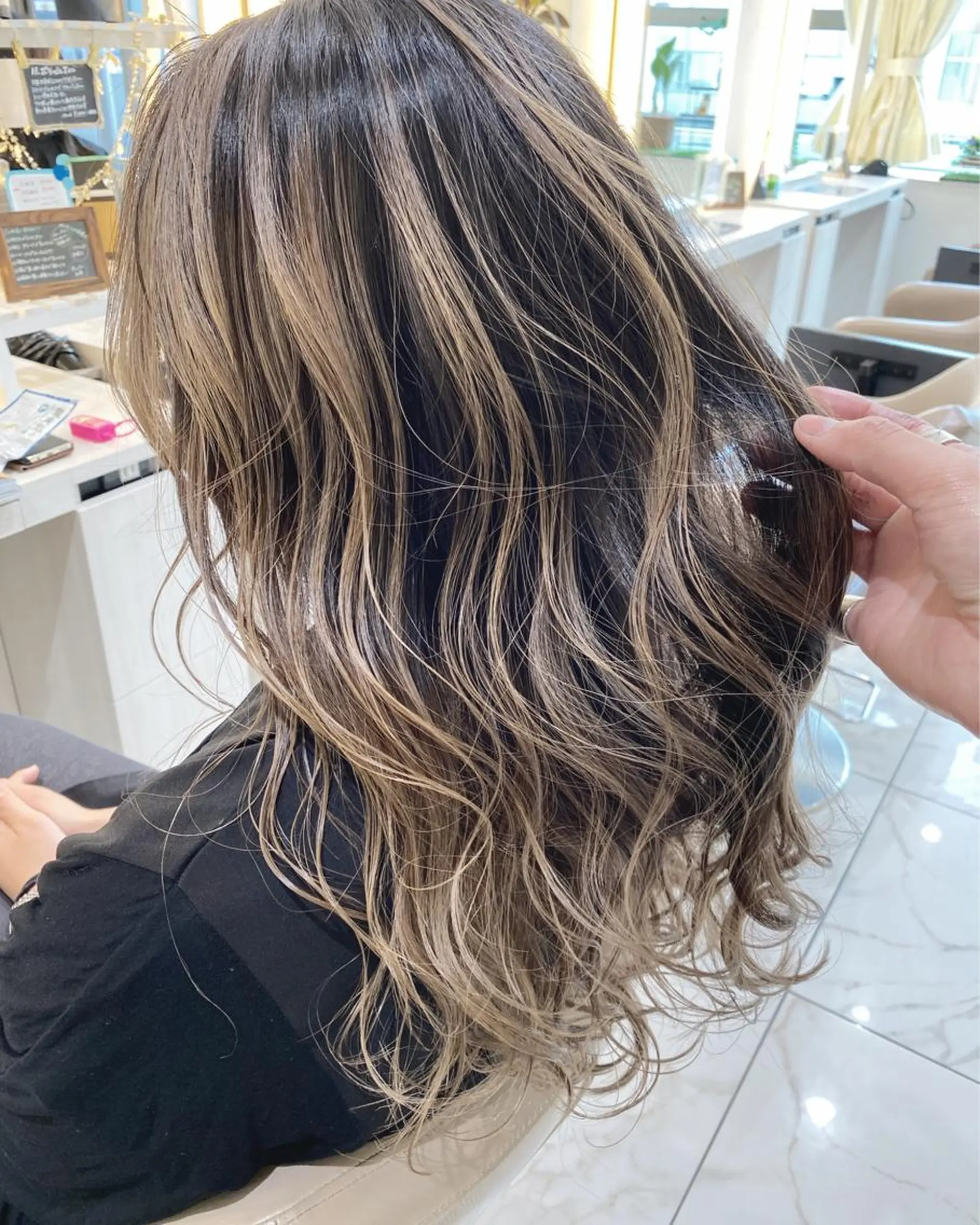 セミロング カラー バレイヤージュ レイヤーカット カット ヘアカラー 山崎俊輔/髪質改善 /バレイヤージュのヘアスタイル