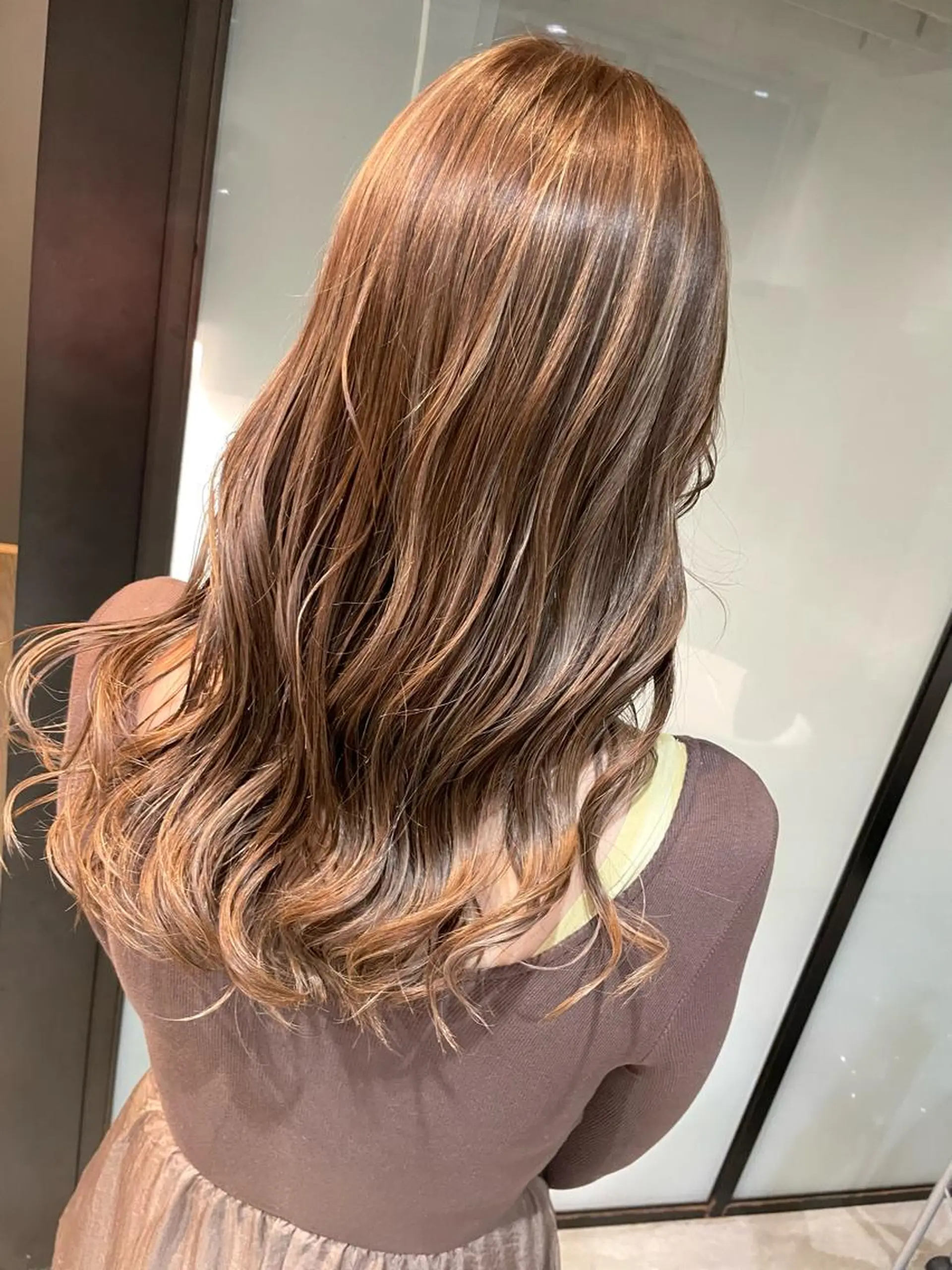 ロング カラー ヘアカラー トリートメント ハイライトが 得意なニキです😊のヘアスタイル