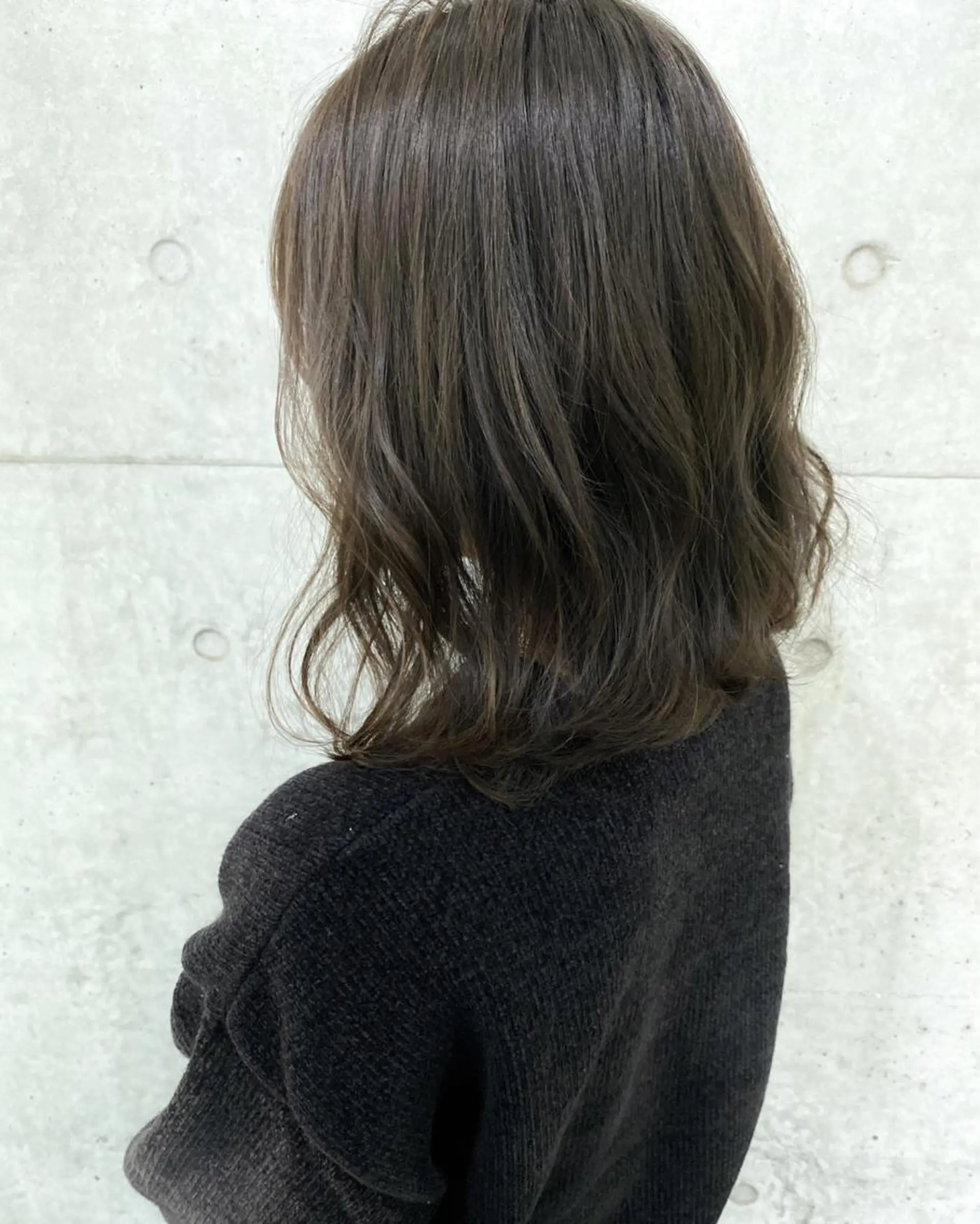 ミディアム 秋月 亜耶のヘアスタイル