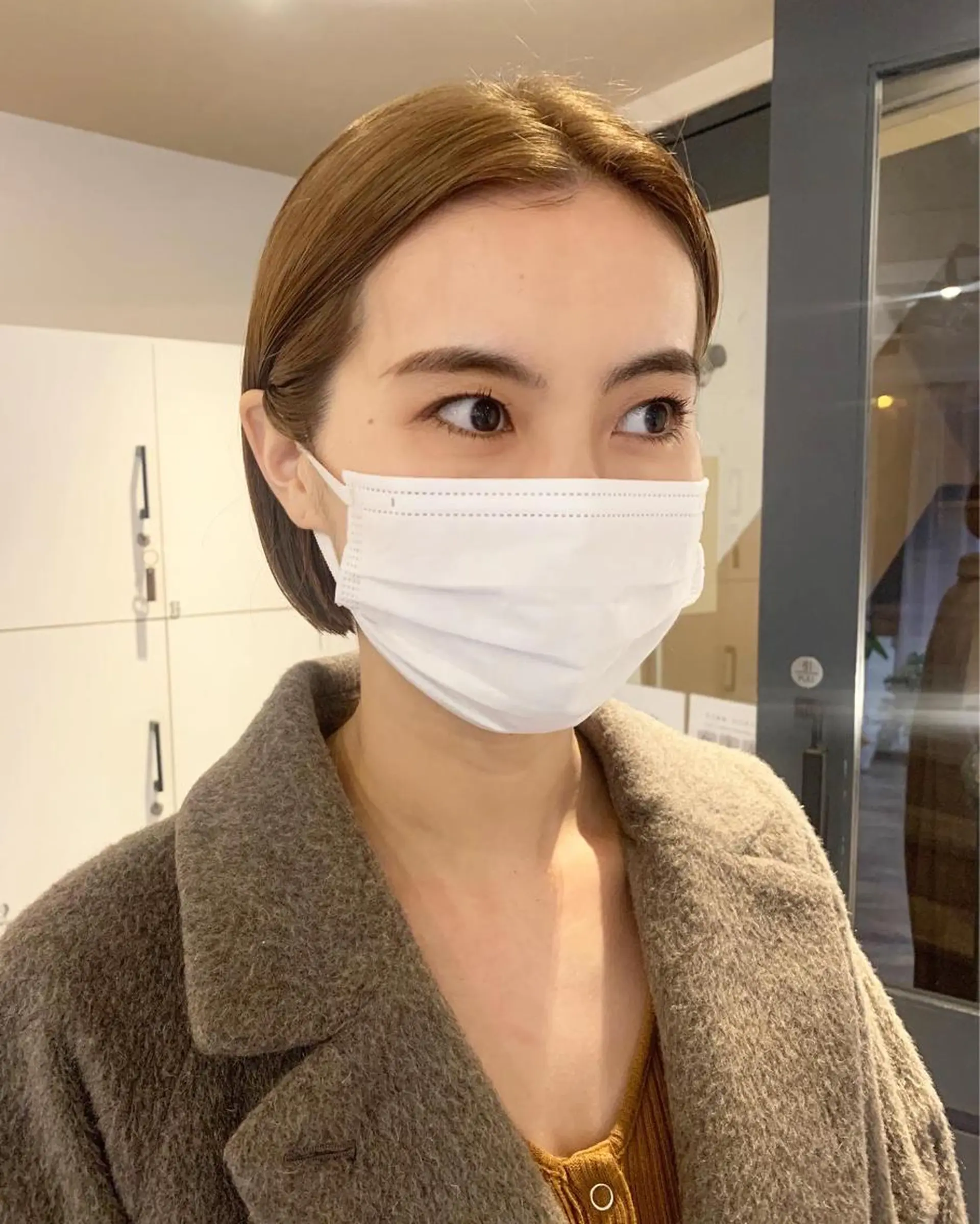 ショート カラー パーマ ヘアアレンジ メンズ キッズ ネイル マツエク・マツパ センターパート ベージュカラー ボブ カット ヘアカラー トリートメント ウルフレイヤーカット /チヒロのヘアスタイル