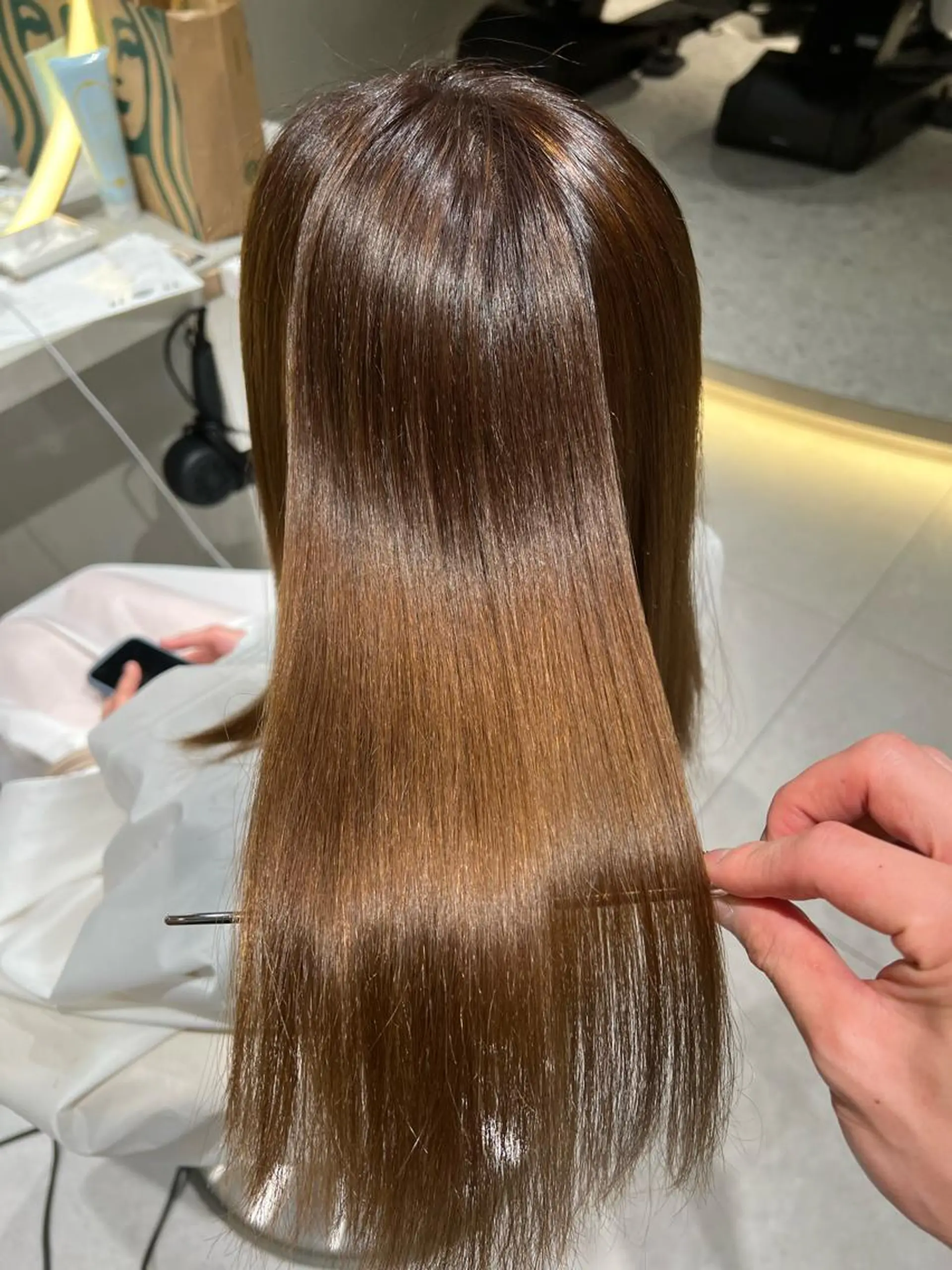 セミロング 福岡縮毛矯正✨️ ストレート 向井和輝のヘアスタイル