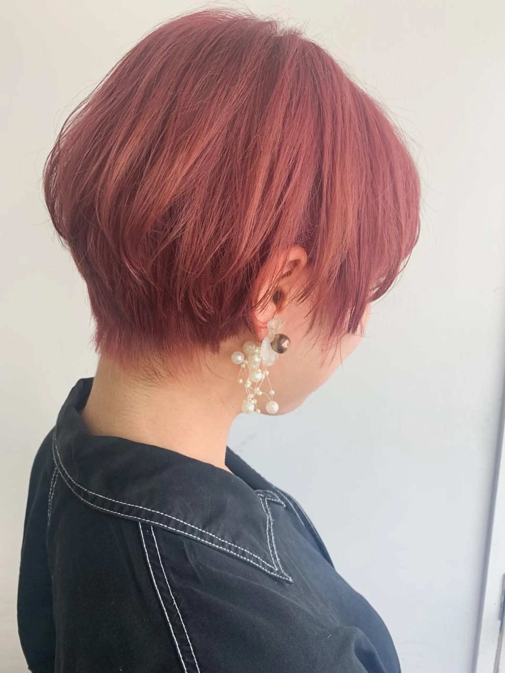 カラー 💜ショート💜 ウルフ、ボブ二色亜美のヘアスタイル