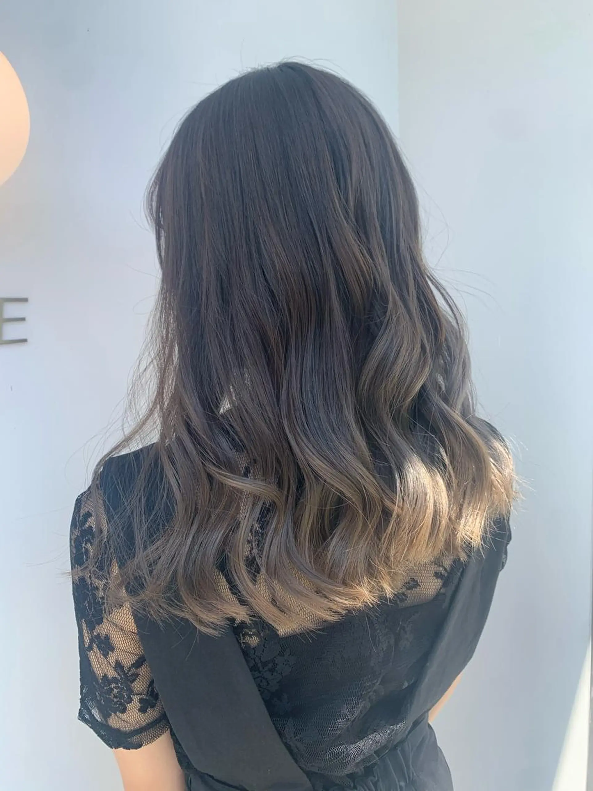 ミディアム カラー ベージュカラー グラデーションカラー ホワイトベージュ 中目黒🌼 🌼ハナのヘアスタイル