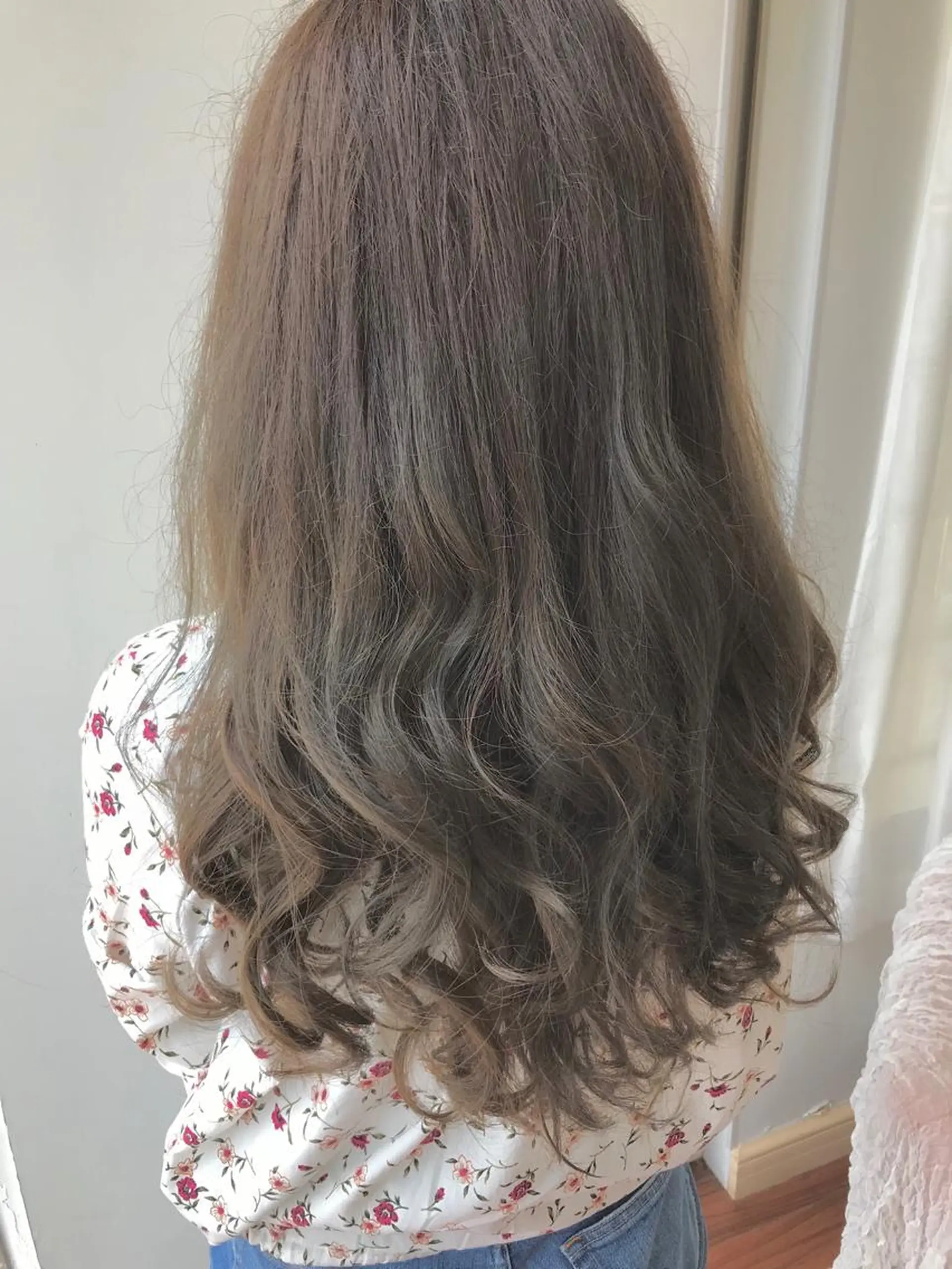 ロング 森 宇旦のヘアスタイル