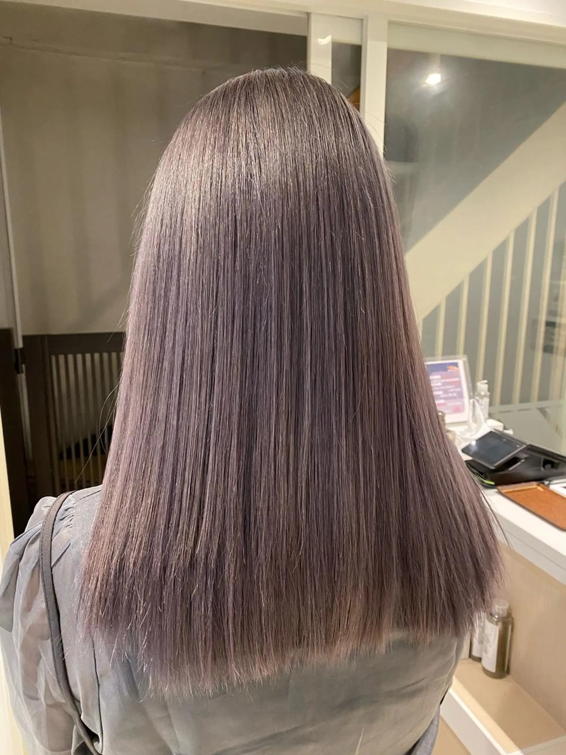 セミロング 🌈評価No.1🌈 艶髪カラー❌エクステのヘアスタイル