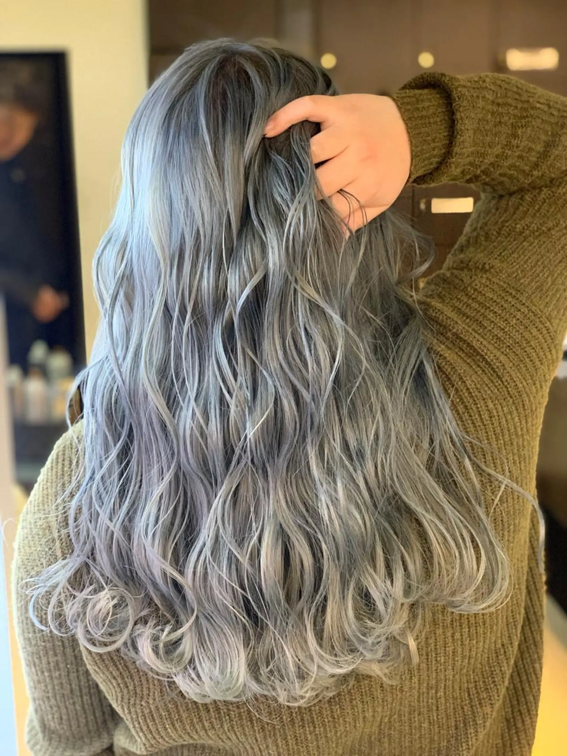 ロング カラー シルバー ヘアカラー トリートメント ✂️大門 巧✂️ LAFF心斎橋店のヘアスタイル