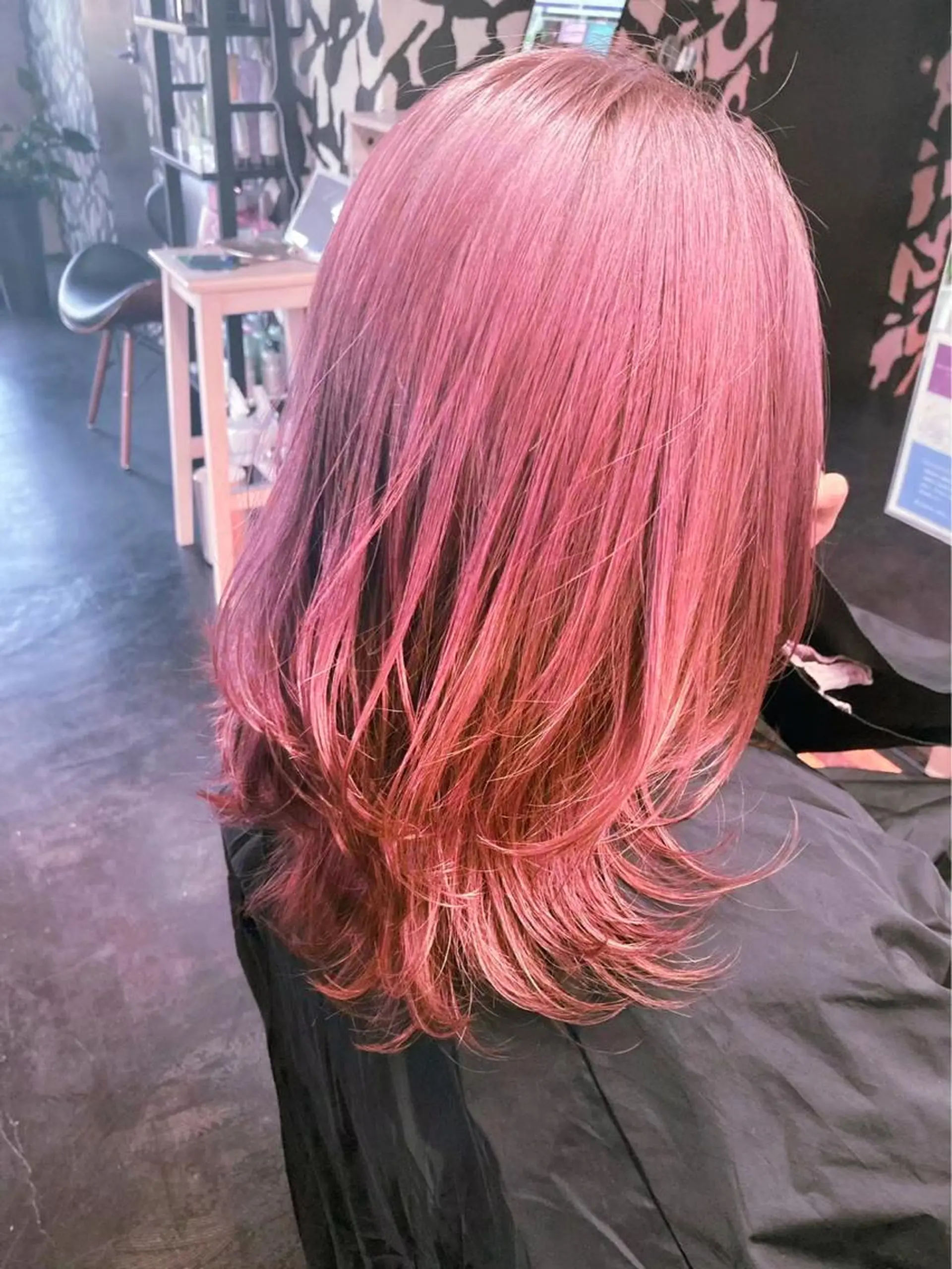 ミディアム カラー ピンクカラー ヘアカラー トリートメント 山﨑 大暉【ダブルカラー】のヘアスタイル