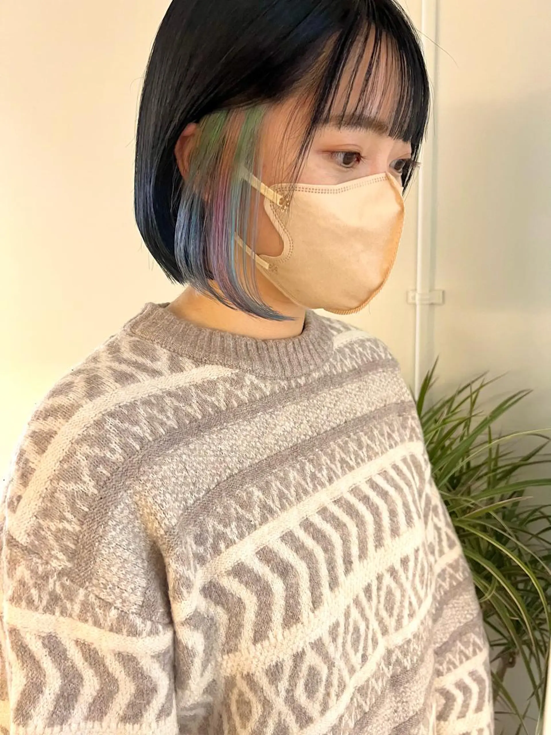 ショート カラー 切りっぱなしボブ デザインカラー インナーカラー ユニコーンカラー ボブ ヘアカラー トリートメント RAIMA ケアハイトーンのヘアスタイル