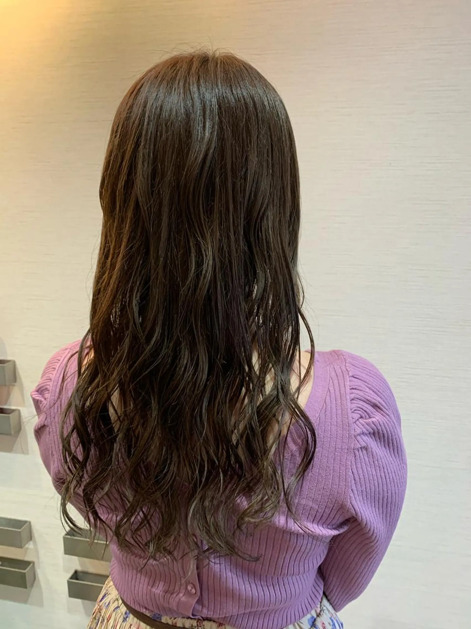 ロング カラー 蓮見  友里のヘアスタイル