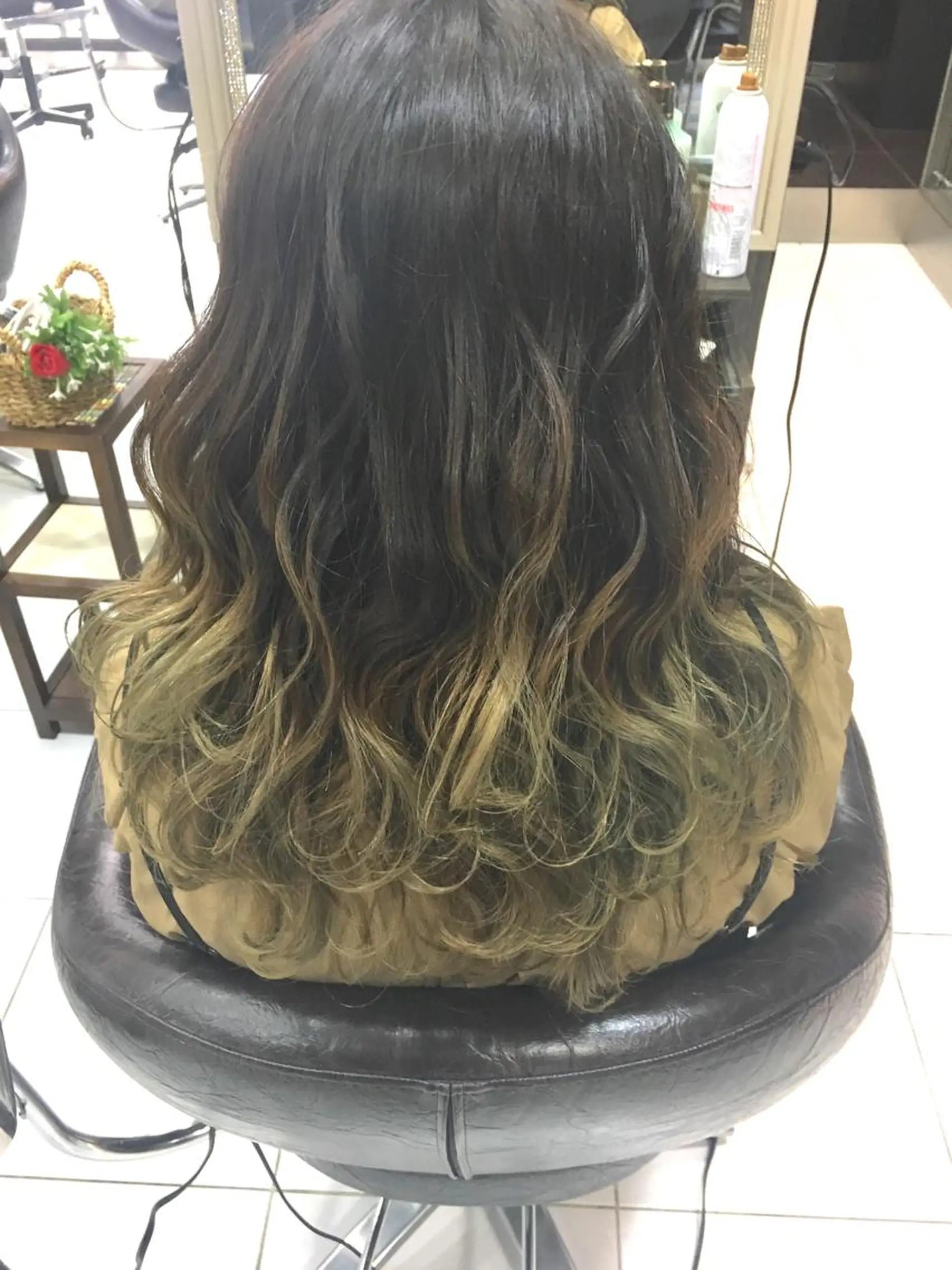 ロング カラー グラデーションカラー トップスタイリスト 小澤純一のヘアスタイル