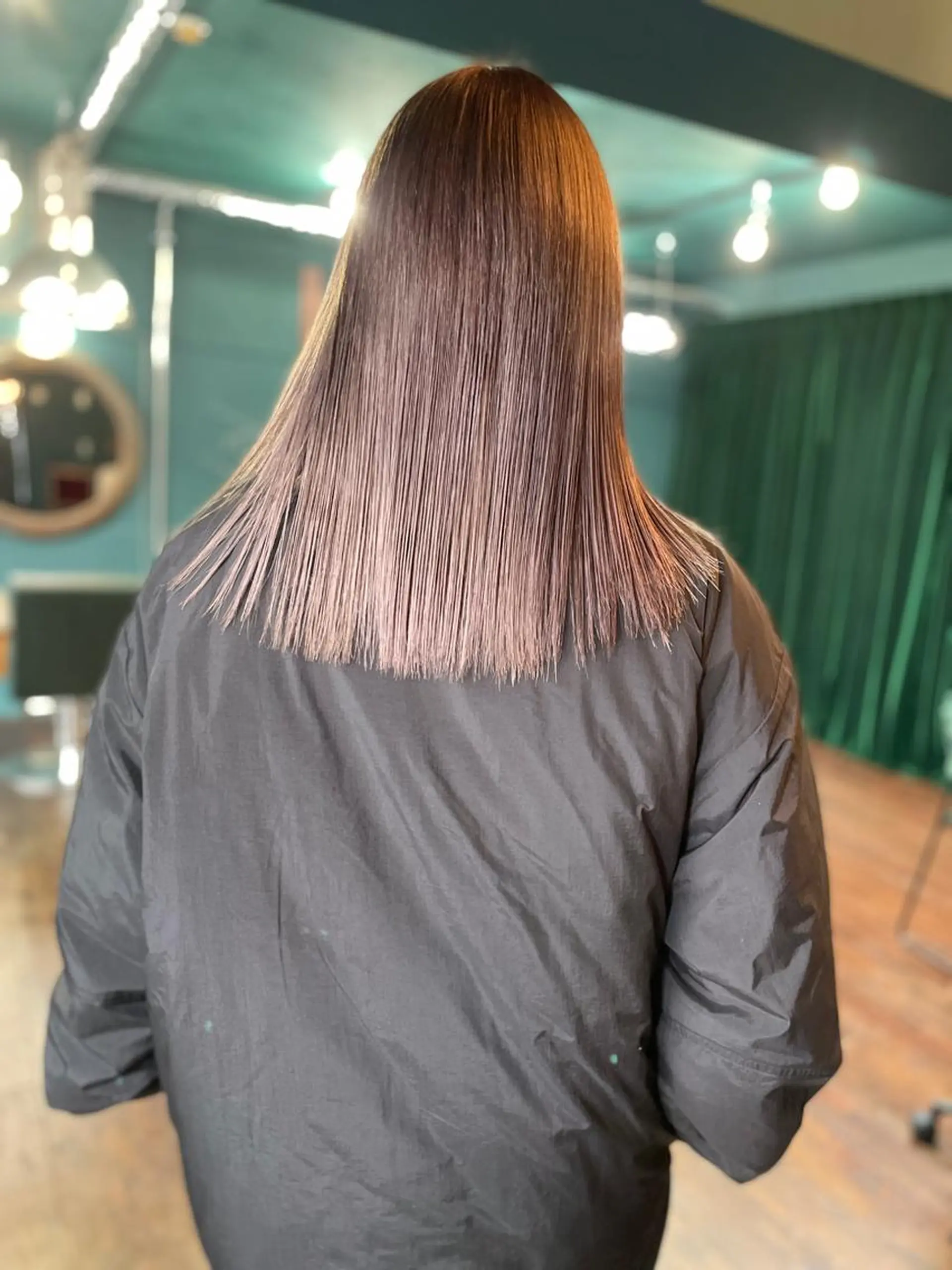 セミロング パープルカラー vivre libreのヘアスタイル