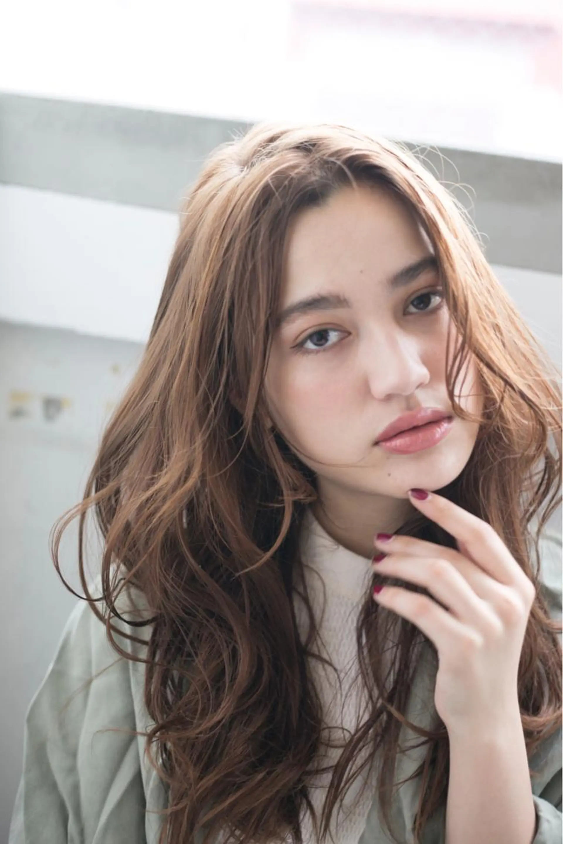 セミロング 💓パーマ，💗 レイヤーカットのヘアスタイル