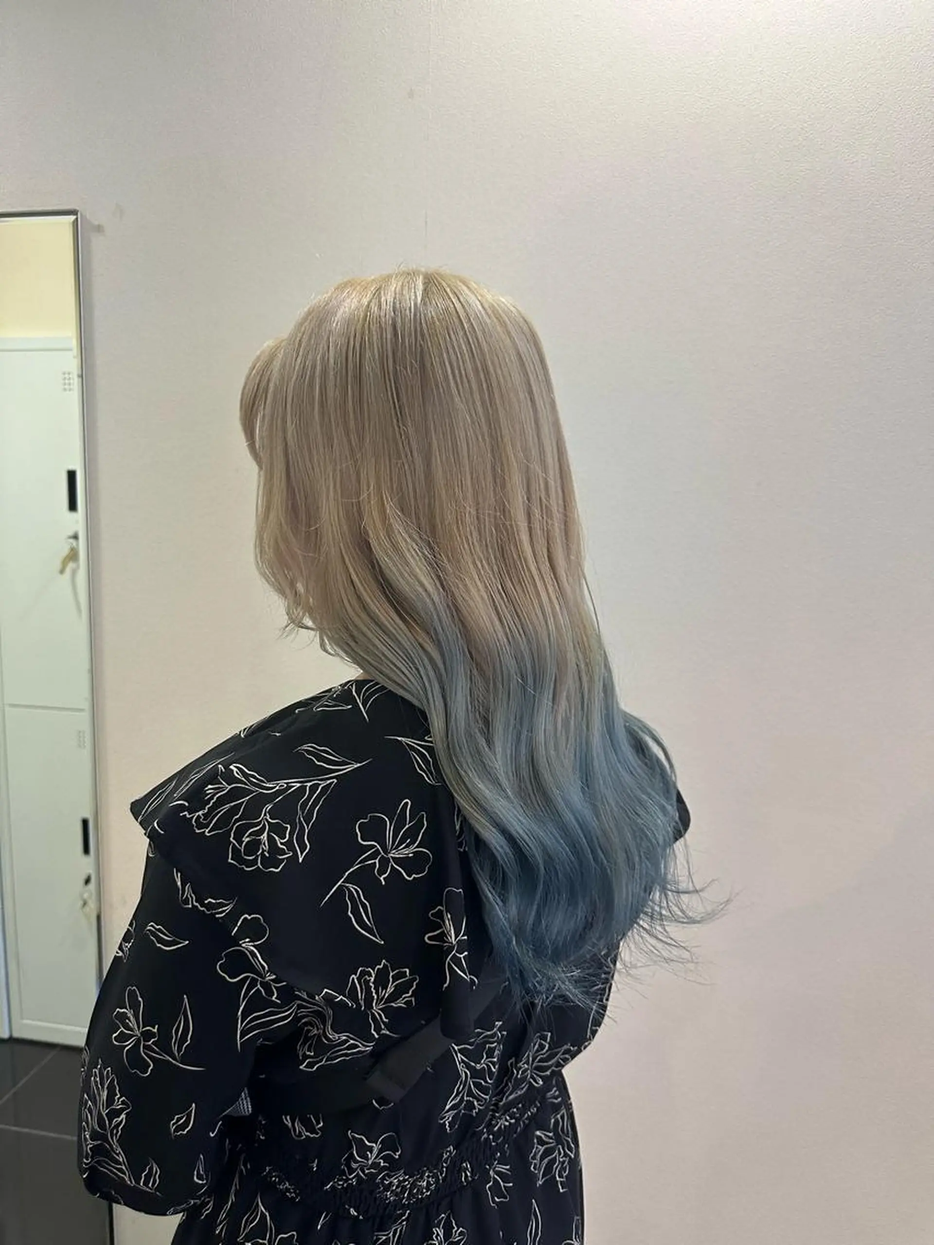 ロング カラー ブリーチカラー/ベー ジュ/Hono🦖のヘアスタイル