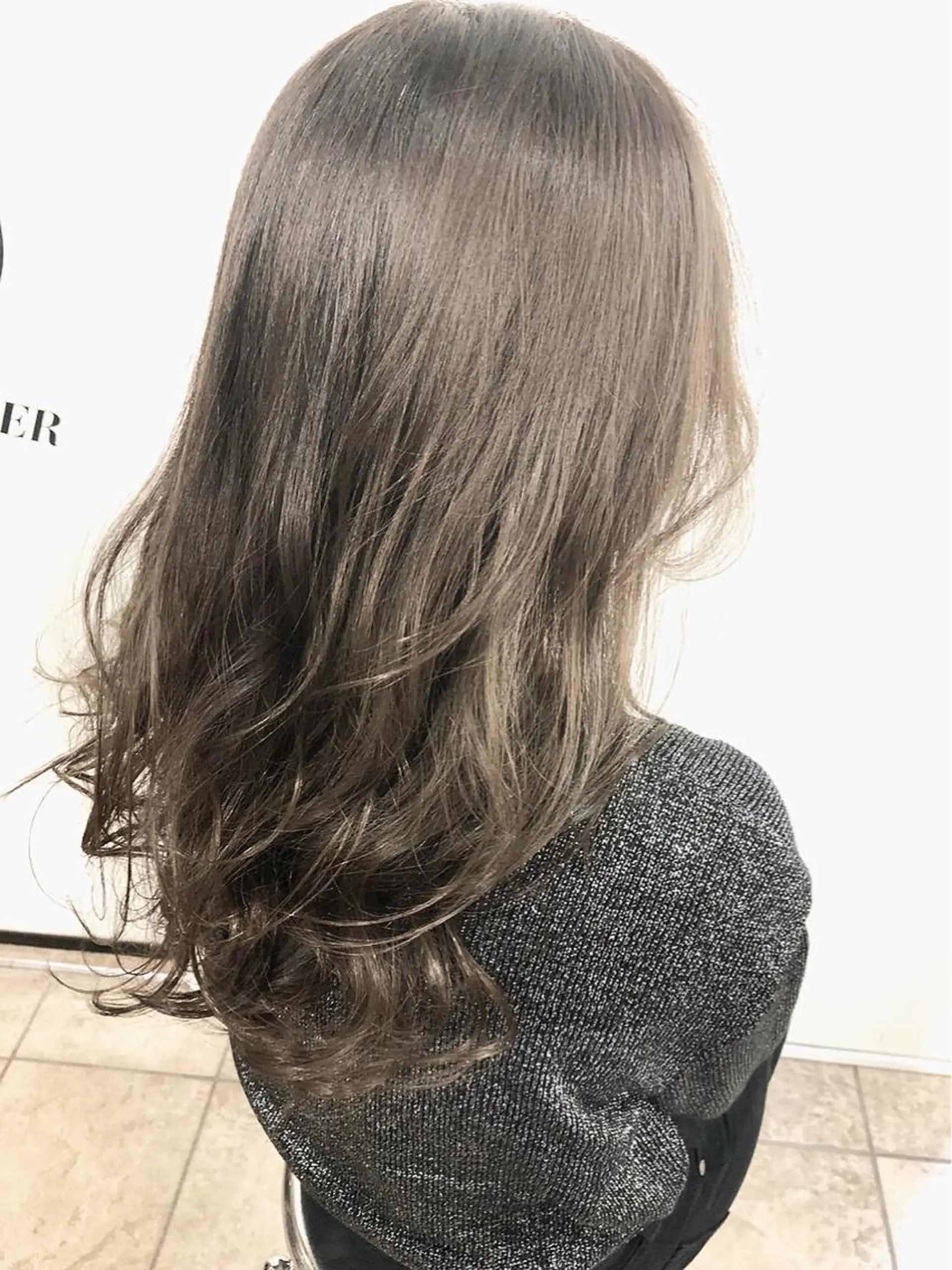 カラー 夜23時まで予約🉑 reverieあきらのヘアスタイル