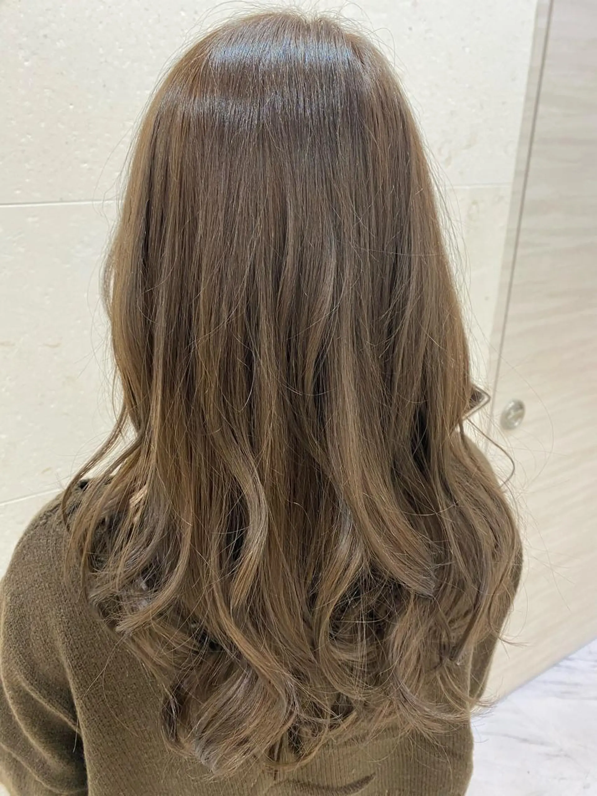 セミロング カラー グレージュ shanti 渡辺新也✂️のヘアスタイル