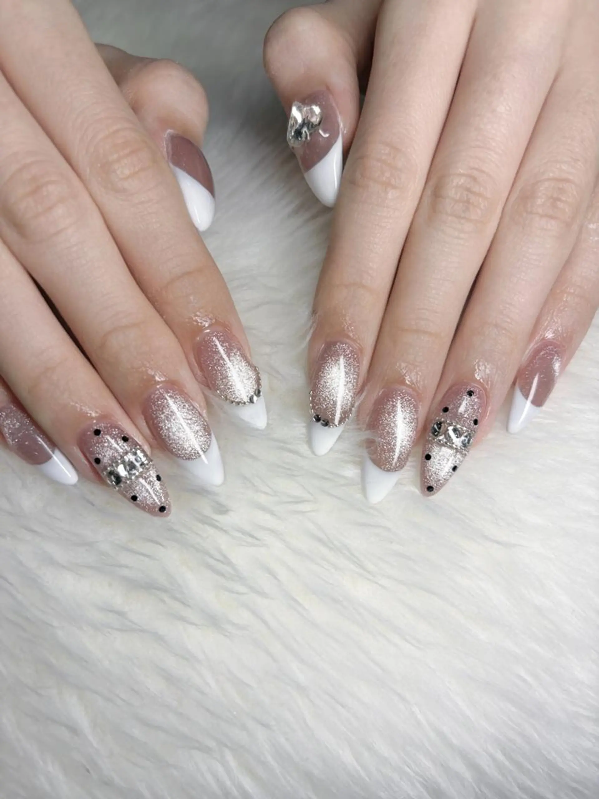 ネイル ハンドネイル KOKOA💟キラキ ラネイル✨難波すぐのネイルデザイン