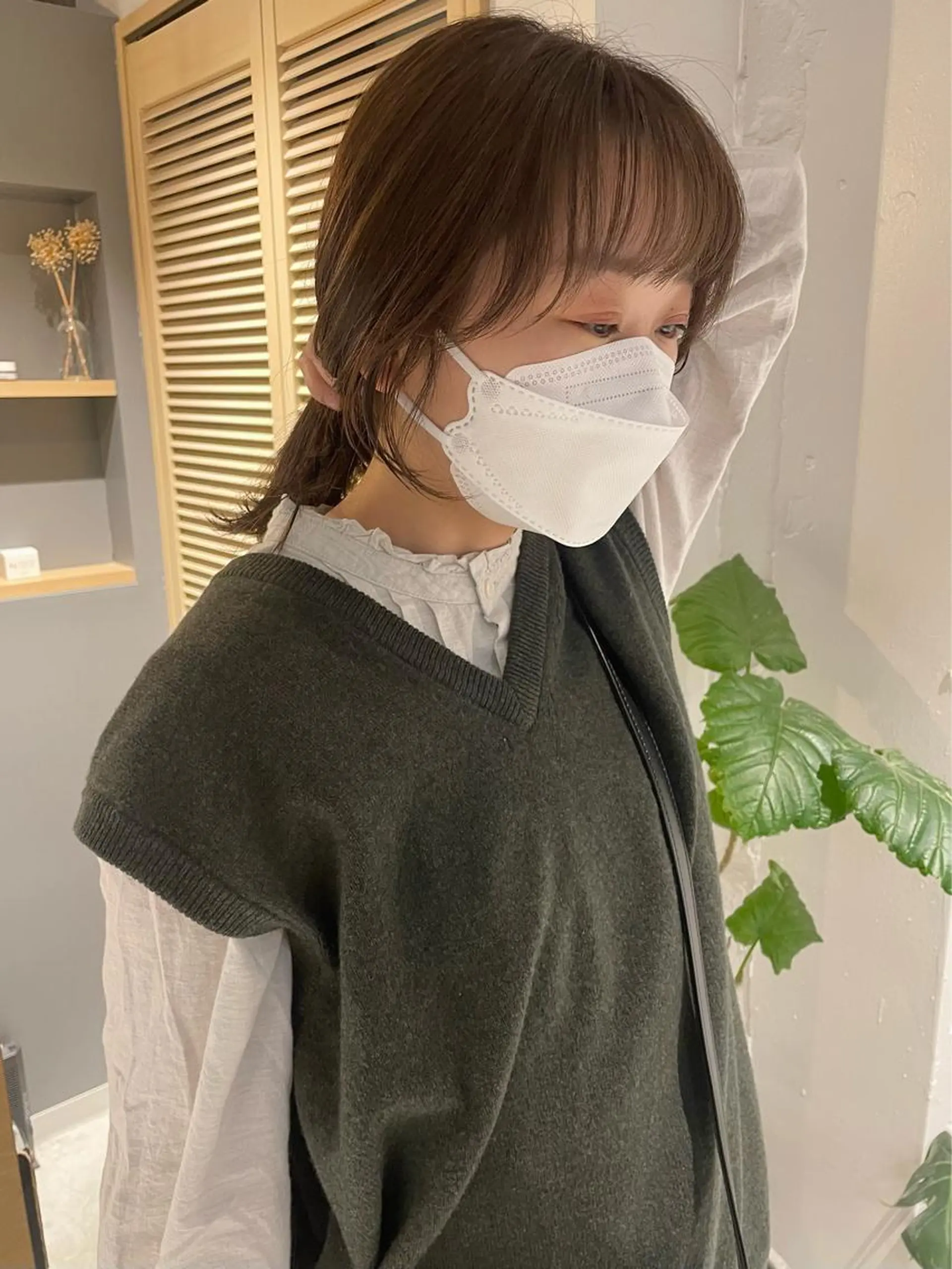 ミディアム カラー ボブレイヤー アッシュ ベージュカラー ブリーチ ブラウンカラー 🩰オリーブ/ ベージュ松本咲花🩰のヘアスタイル