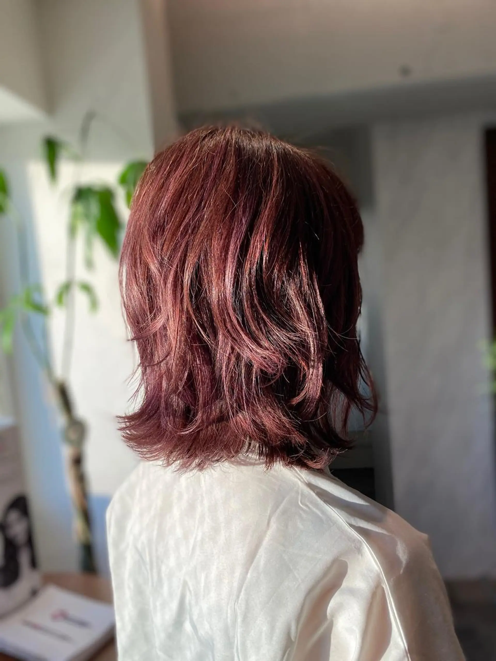 ミディアム 安田 菜摘のヘアスタイル