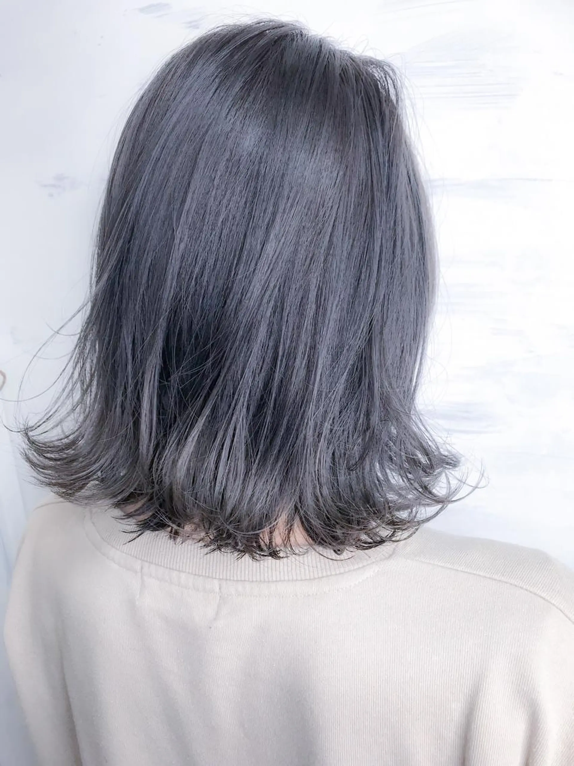 ショート カラー 黒髪 ブルーカラー ブルーブラック ハイライトカラー ハイライト ヘアカラー BOX mico.のヘアスタイル