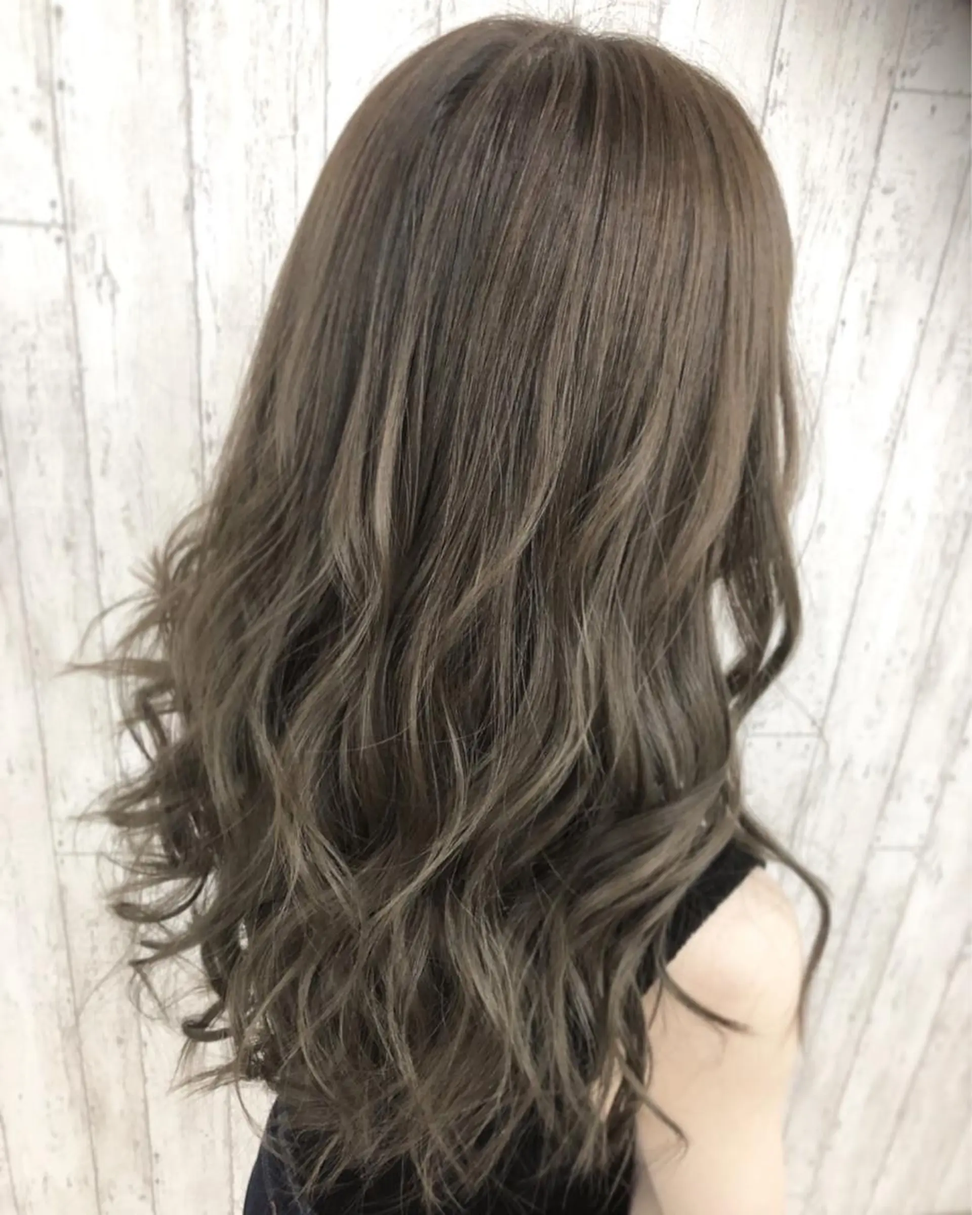 ロング カラー グレージュ ヘアカラー kazufumi ..のヘアスタイル