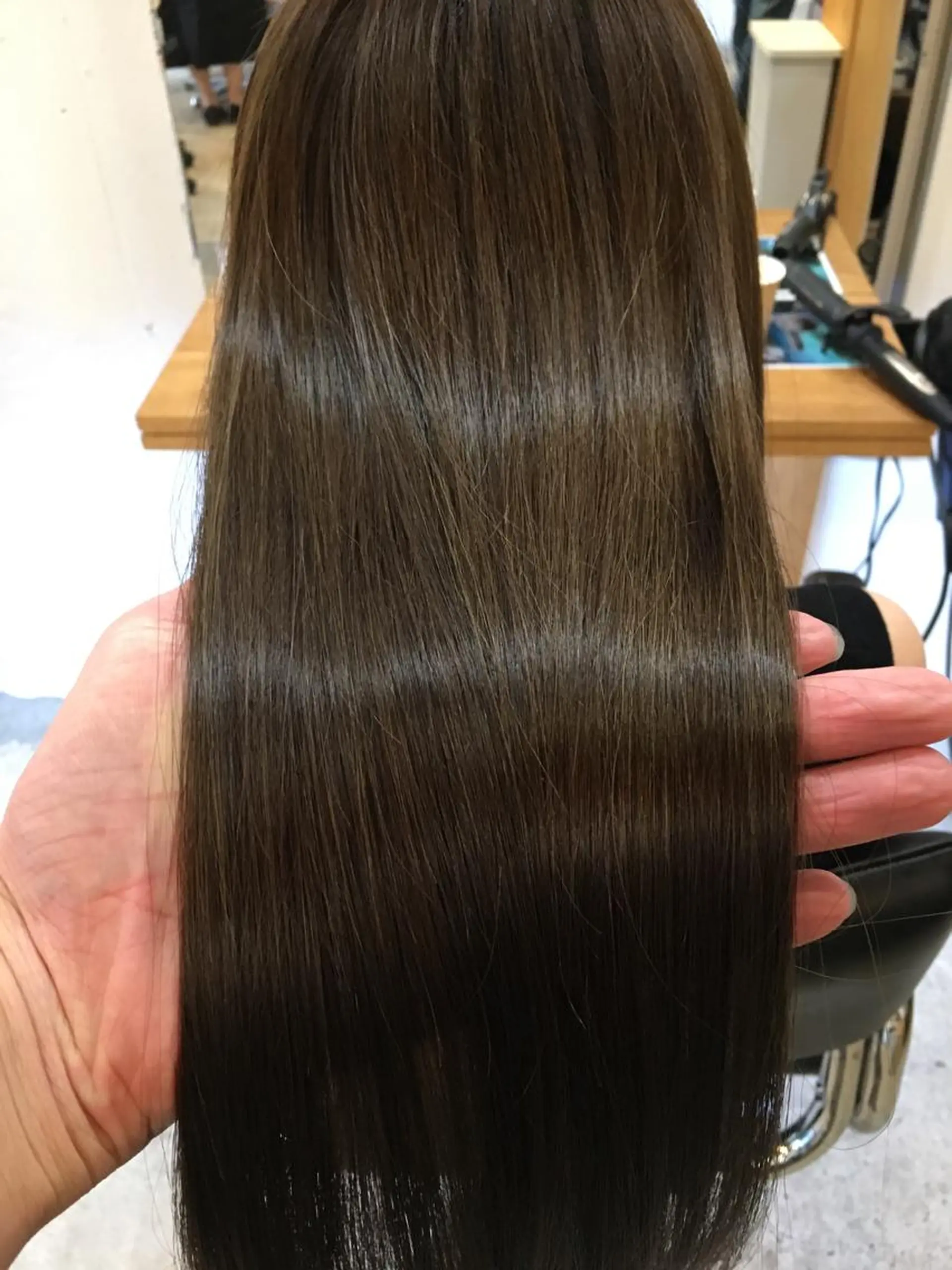 セミロング カラー アッシュ オリーブアッシュ メンズ眉毛ITSUK Iメンズ専門　新宿の眉毛・アイブロウイメージ