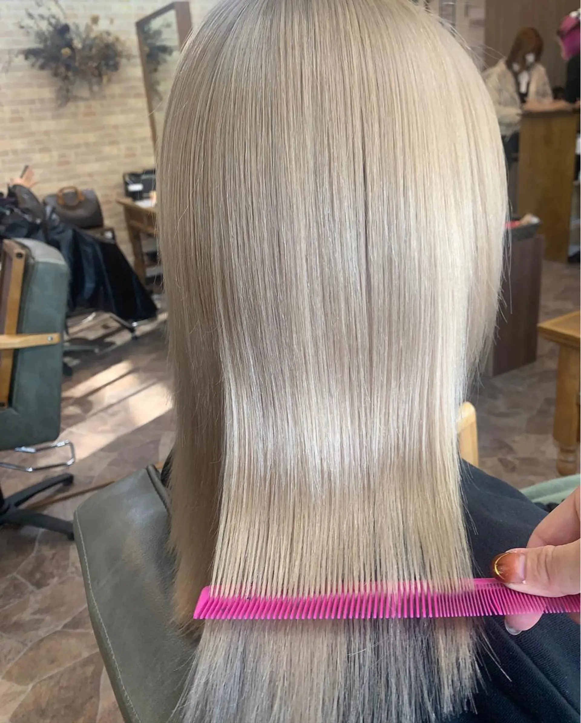 ミディアム Lilly 中谷友里のヘアスタイル