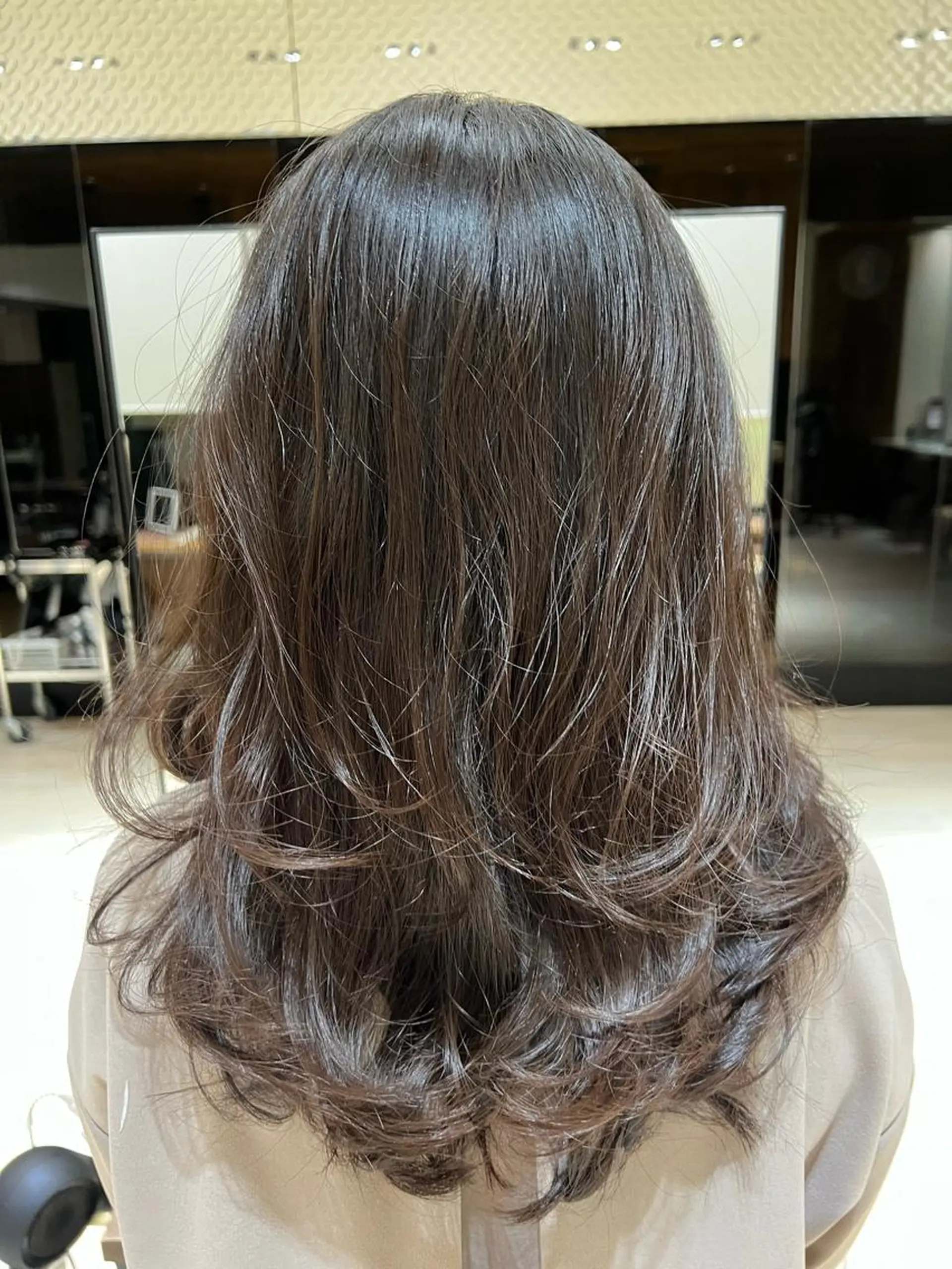 セミロング レイヤーカット Shun 透明感カラ ー/似合わせカットのヘアスタイル