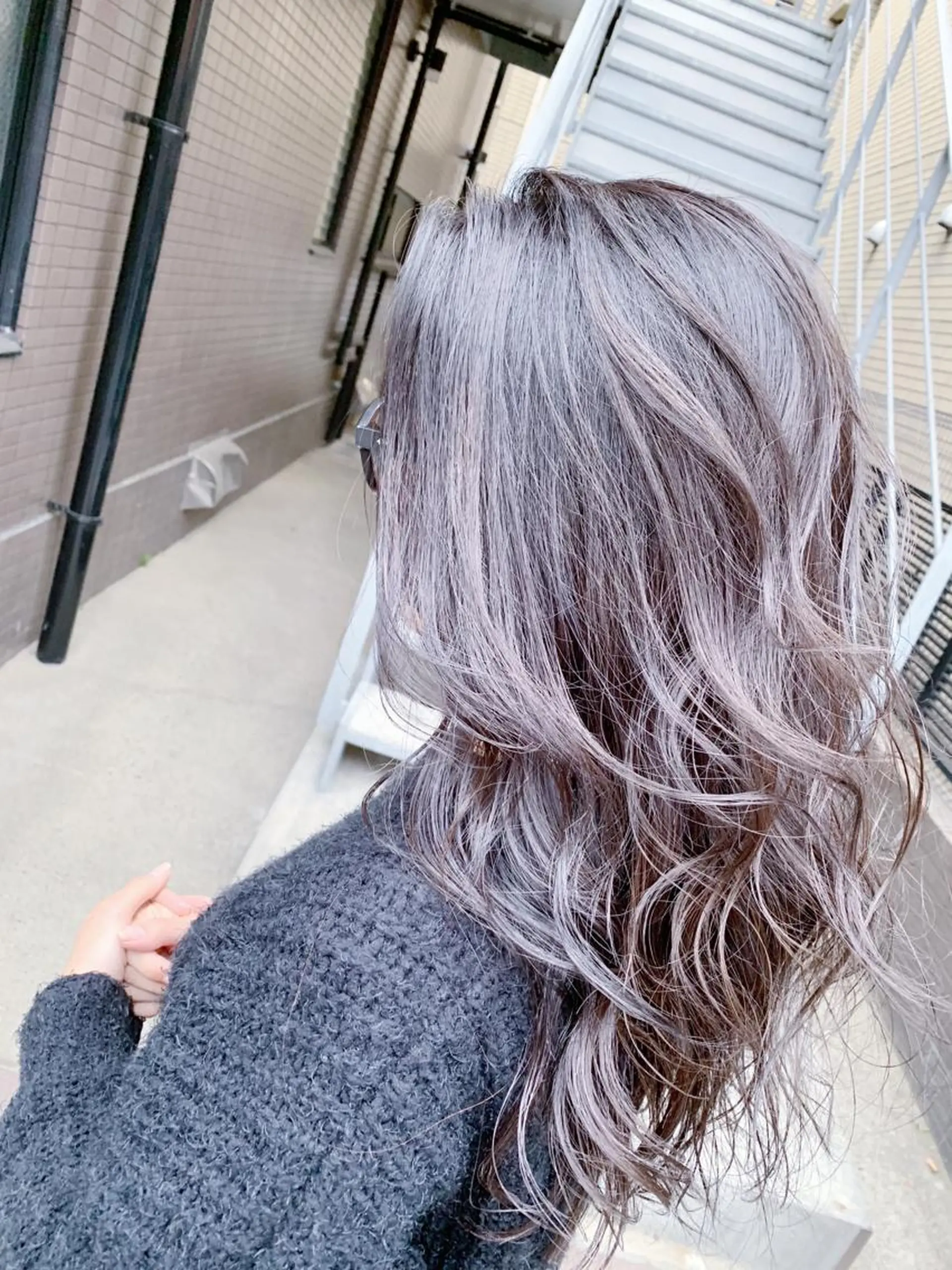 ロング カラー アッシュ ハイライトカラー ラベンダーカラー ラベンダーアッシュ ハイライト 【完全マンツー 恵比寿】佐藤 翔のヘアスタイル