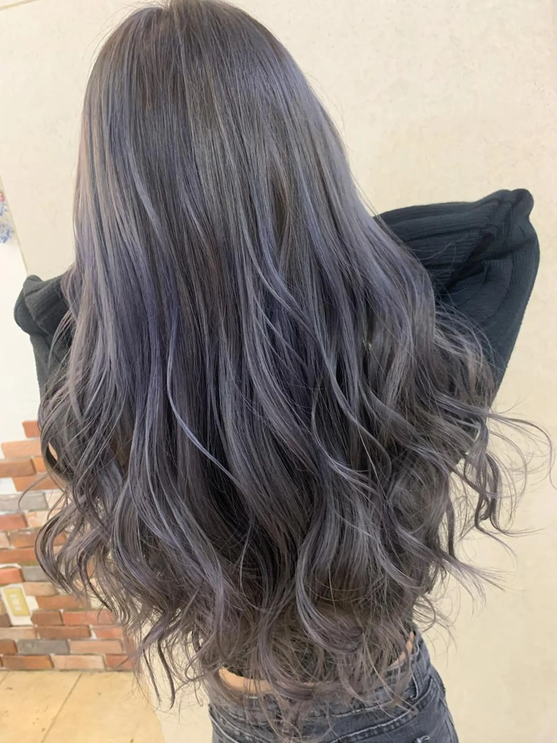 ロング Lovis moa 〘国分　かな〙のヘアスタイル