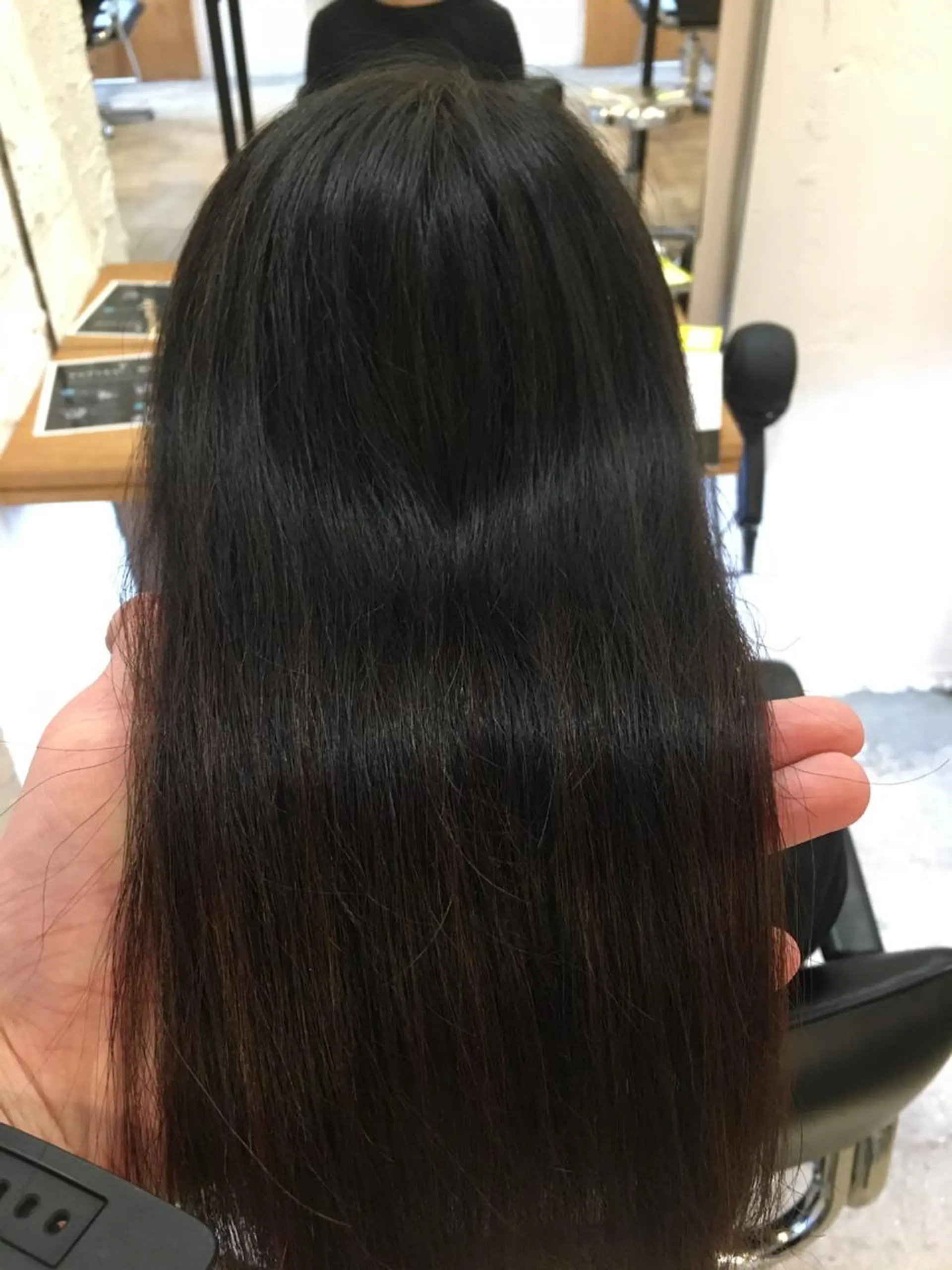 セミロング カラー トリートメント メンズ眉毛ITSUK Iメンズ専門　新宿の眉毛・アイブロウイメージ