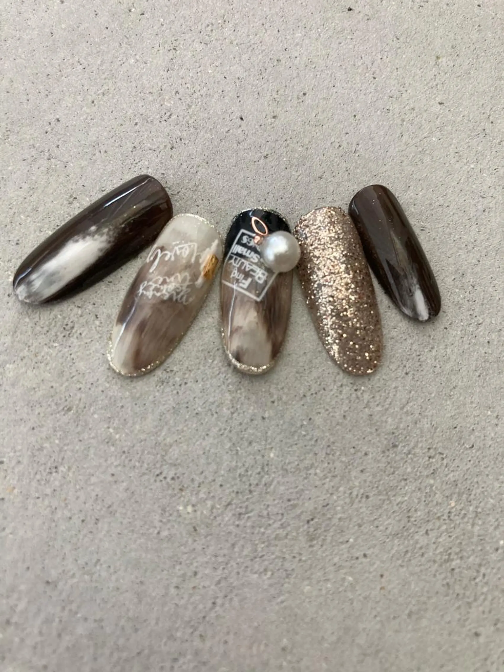 ネイル 12 designのネイルデザイン