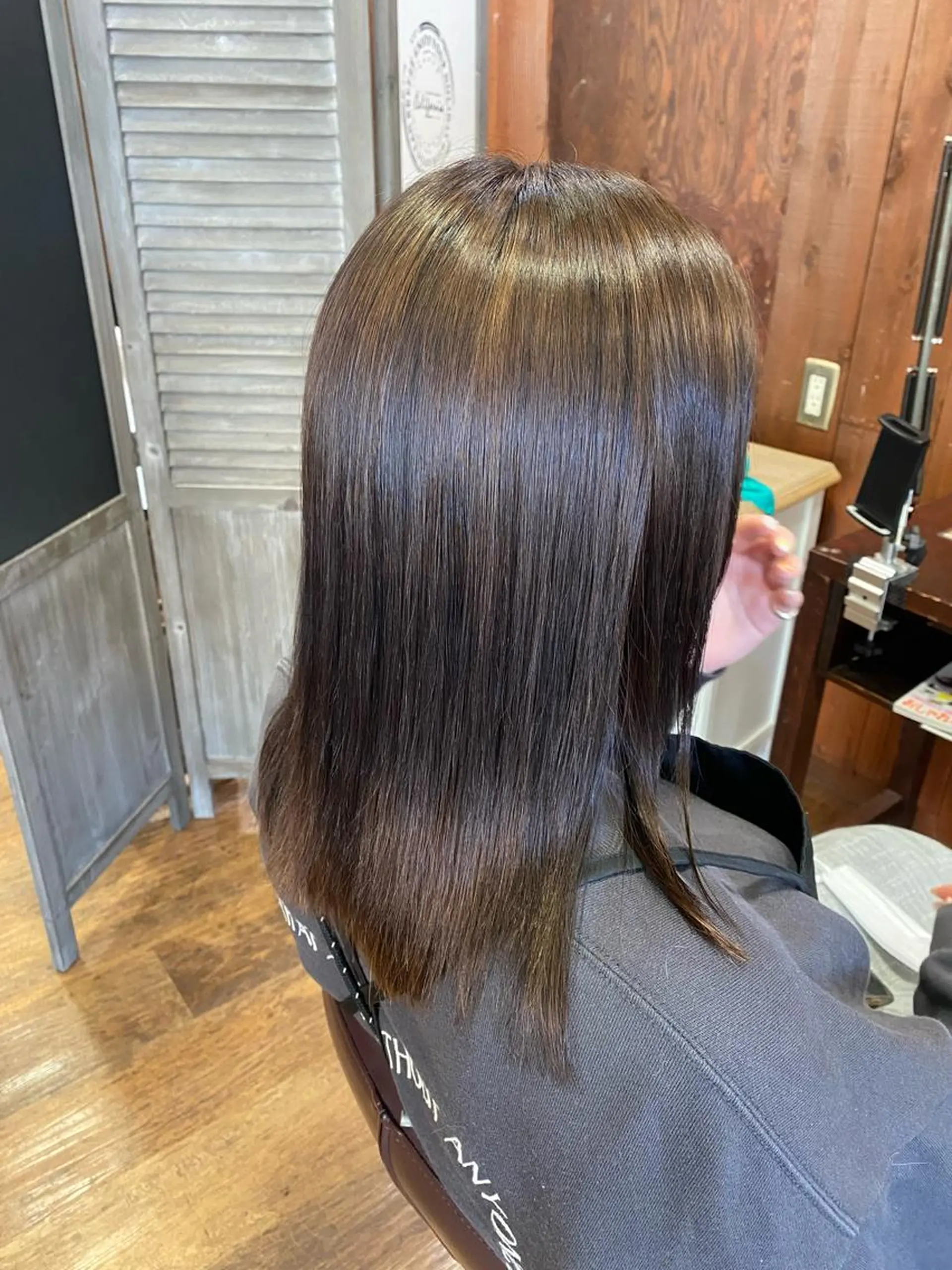 ミディアム 立野 希沙のヘアスタイル