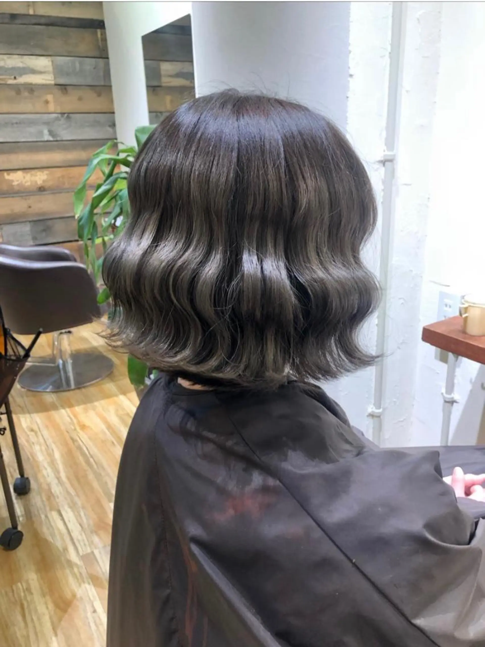 ショート カラー グラデーションカラー グレージュ ヘアカラー トリートメント 梅山 美侑のヘアスタイル