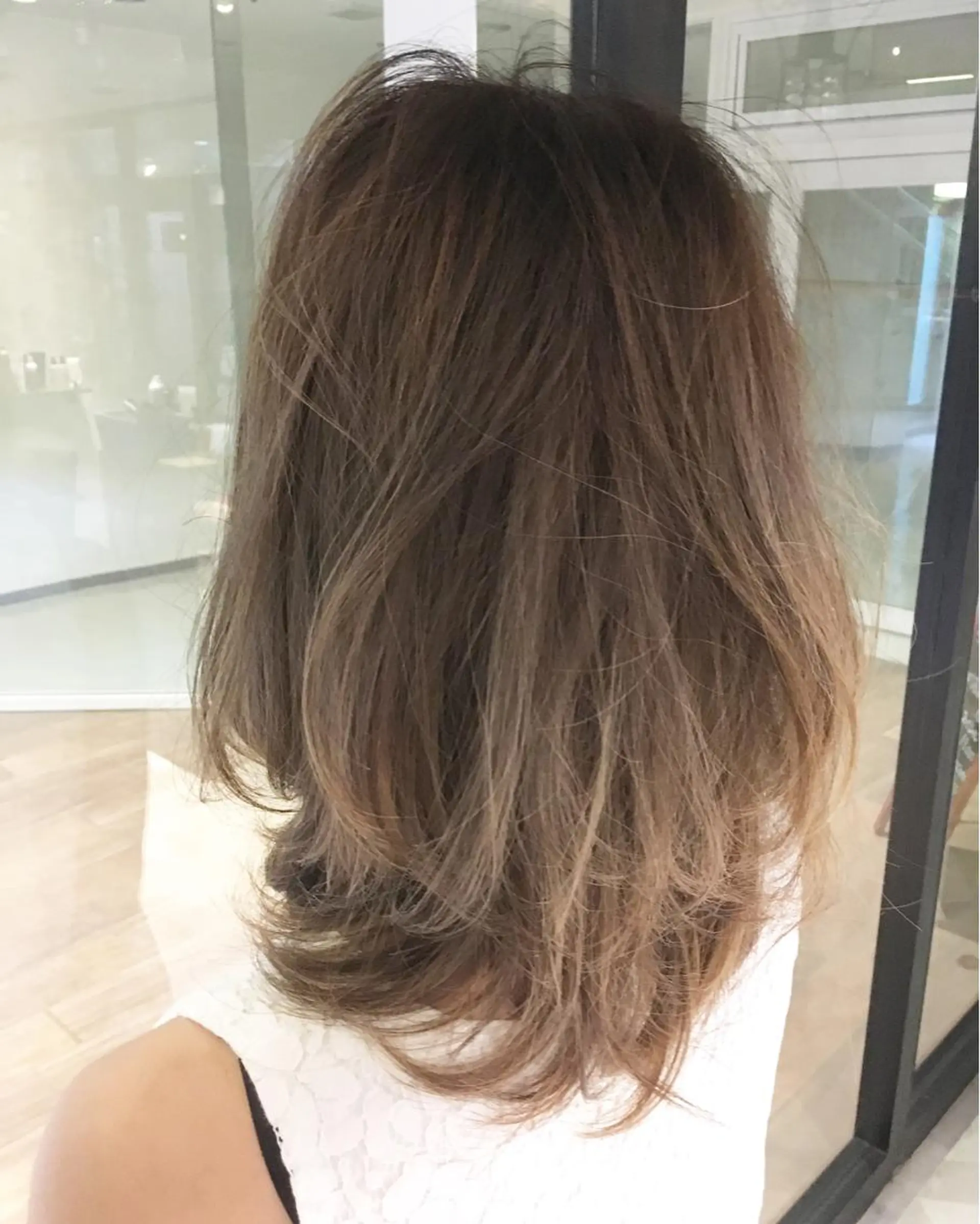 ミディアム カラー 國村 優のヘアスタイル