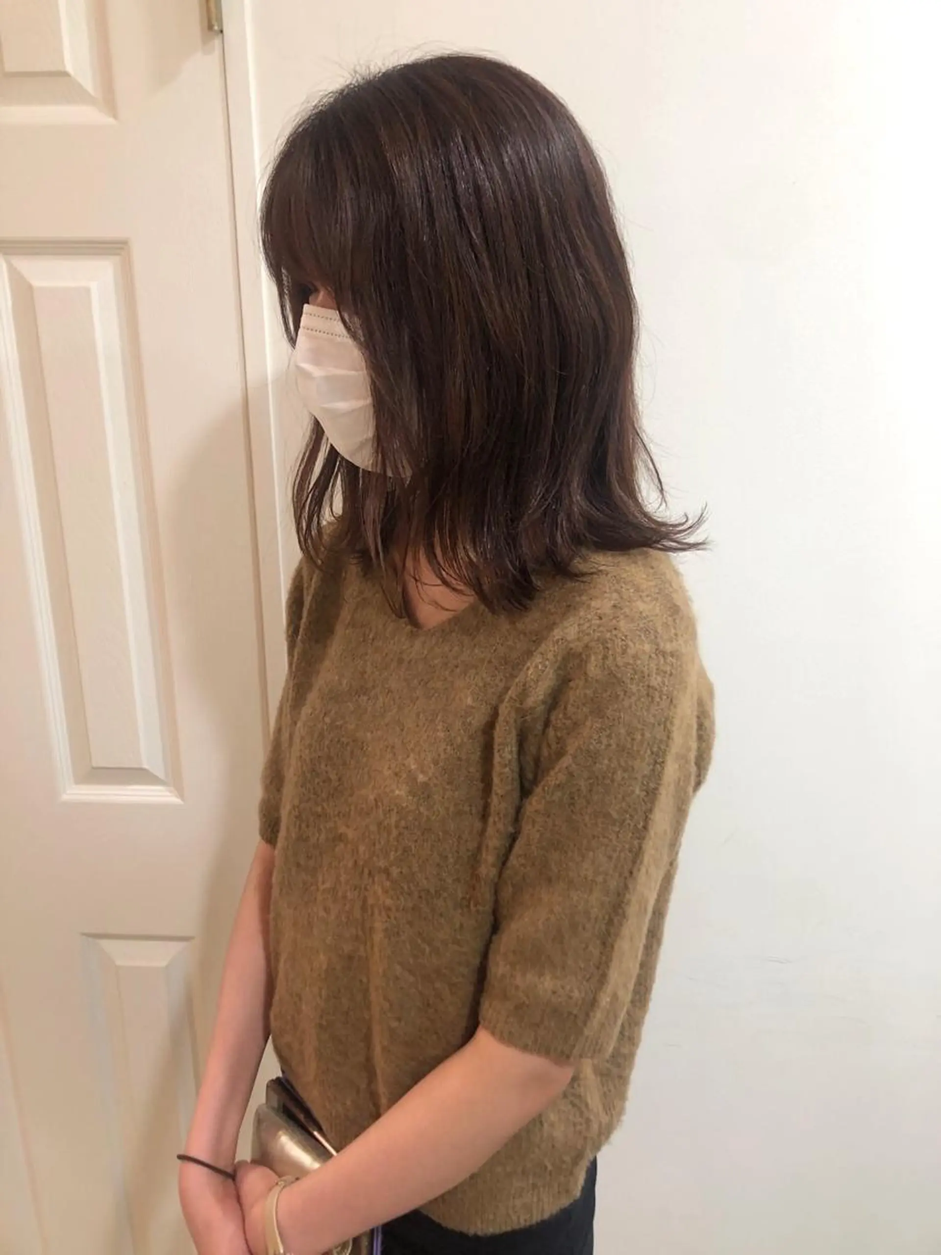 ミディアム カラー MIOベージュカラー 柔らかいカラーのヘアスタイル