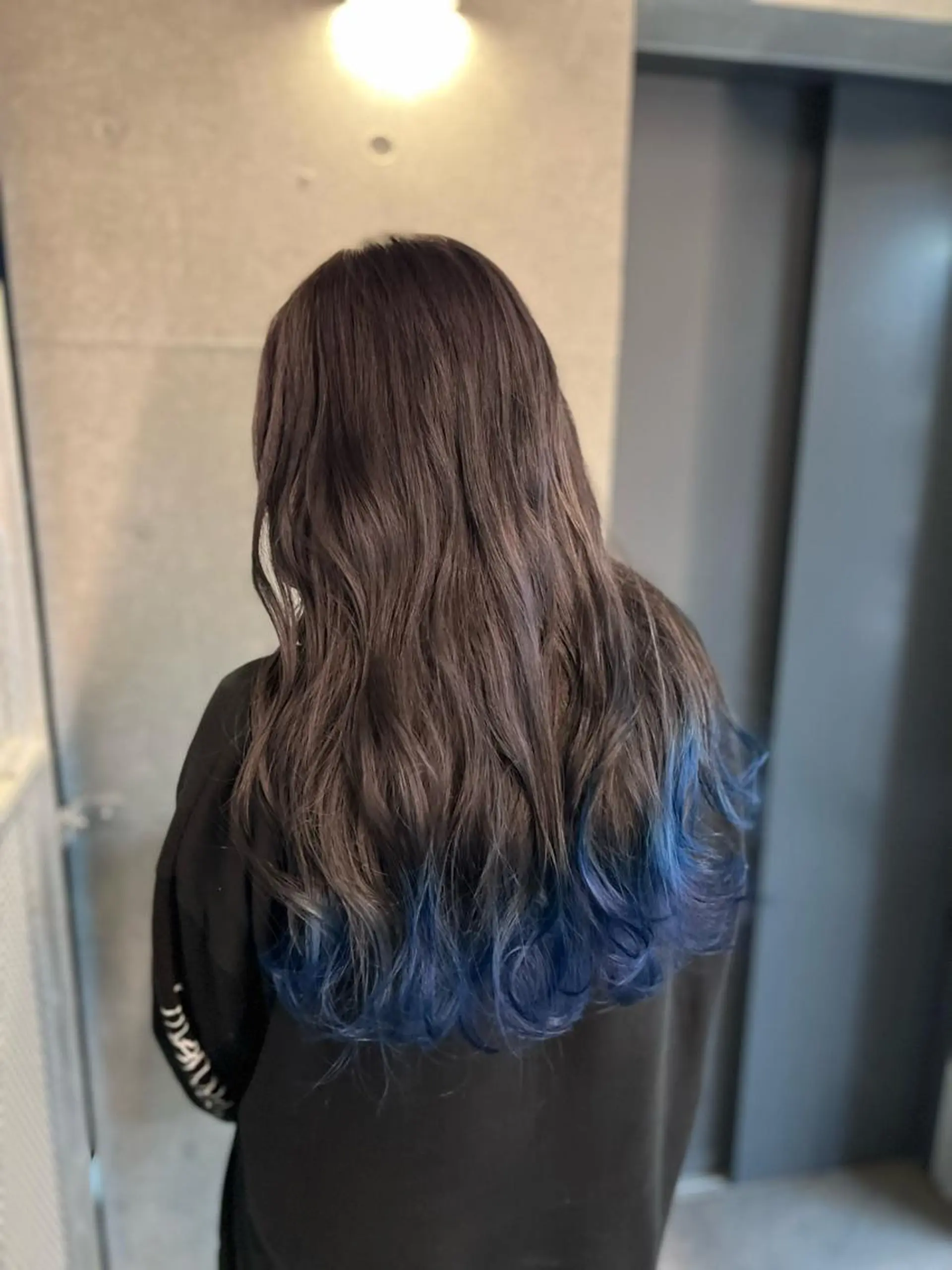 ロング カラー シールエクステ アディクシーカラー アッシュ バレイヤージュ ミストバング 吉野 瑳桜のヘアスタイル