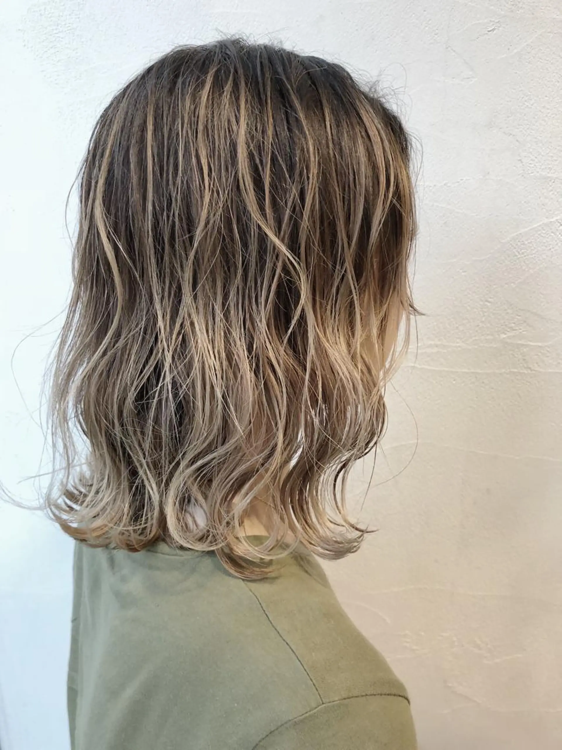 ミディアム カラー バレイヤージュ レイヤーカット メンズカット特化柏駅 徒歩3分LOUのヘアスタイル