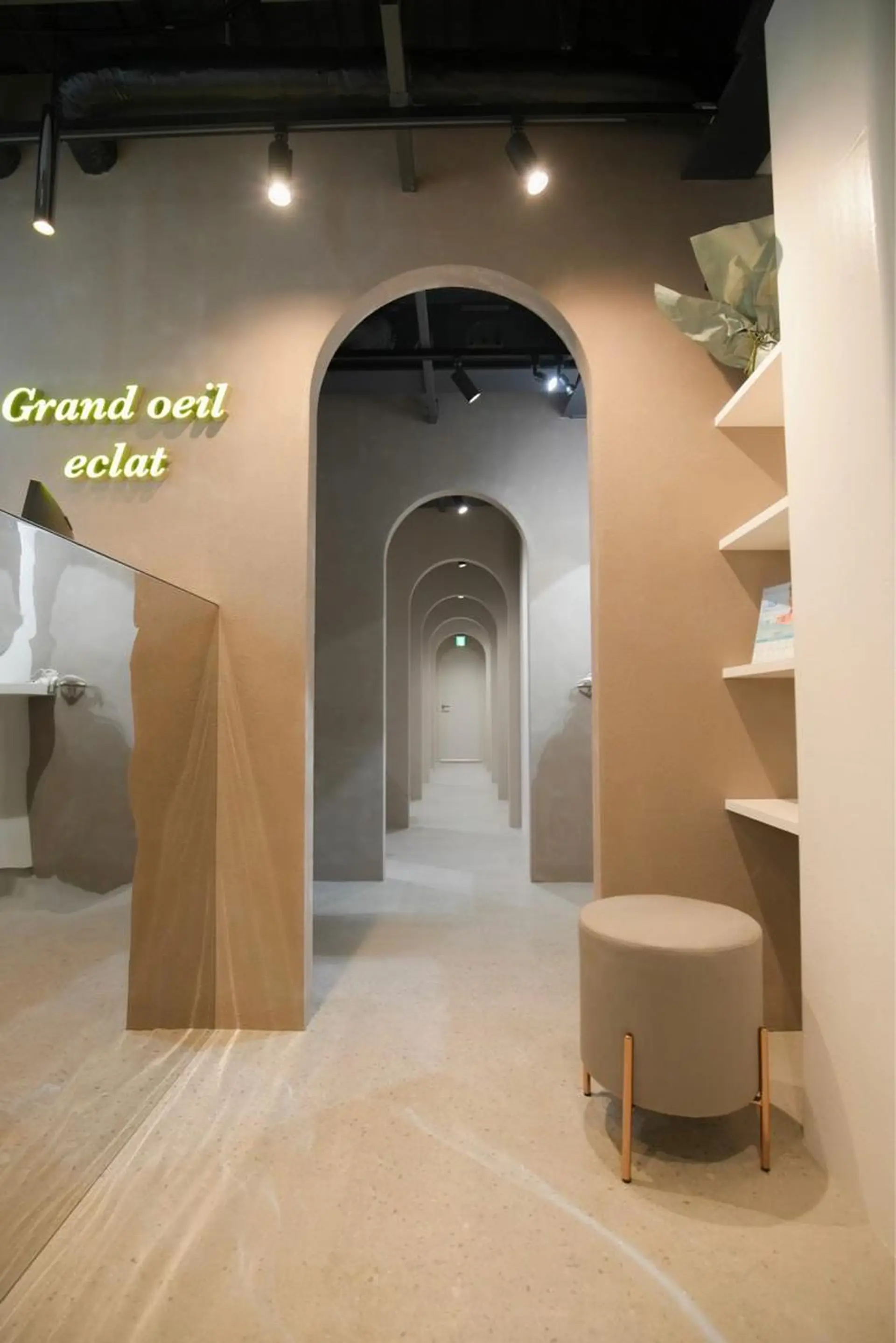 マツエク・マツパ アイブロウ eclat .Kanaのエステ・リラクイメージ