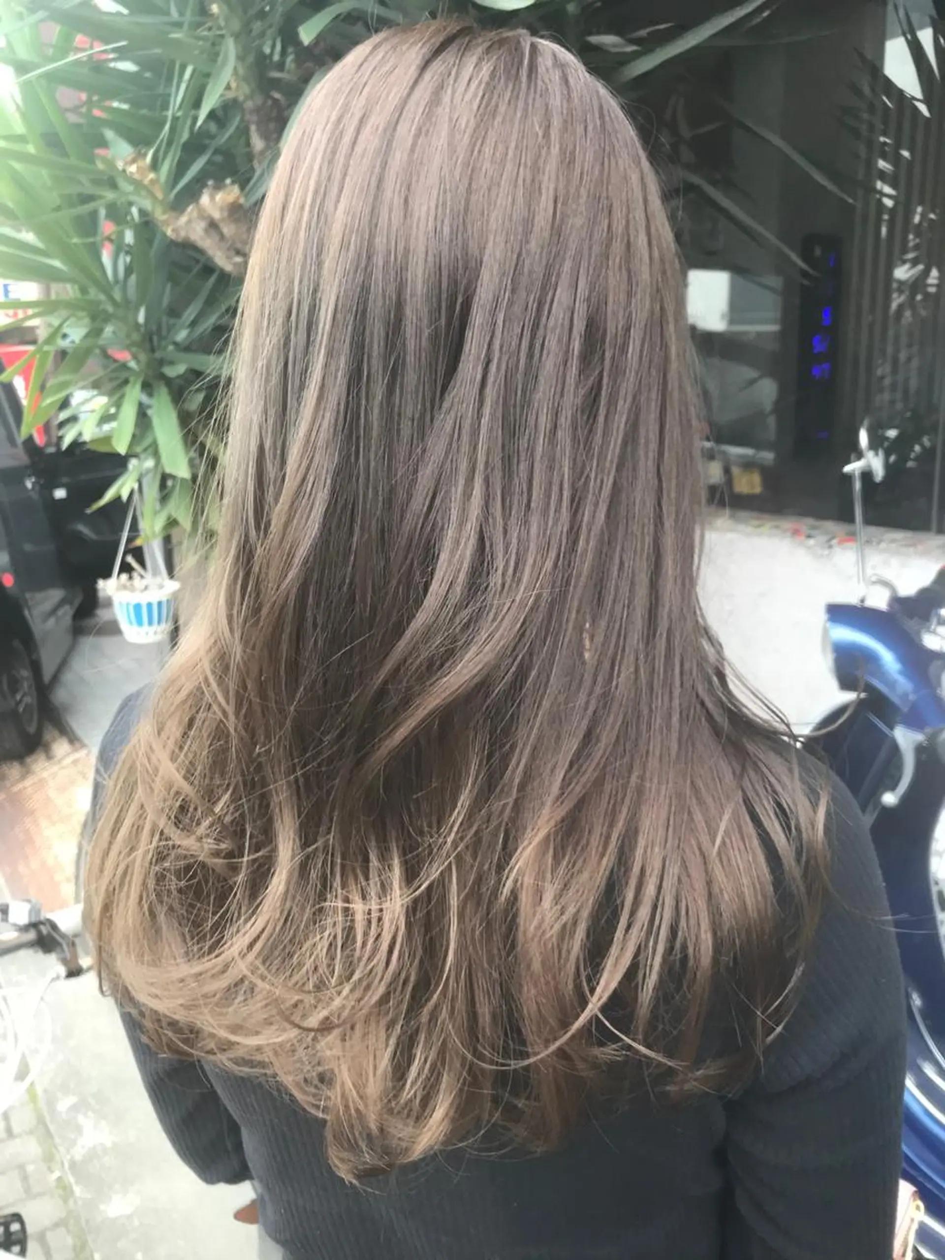 ロング カラー グレージュ ヘアカラー 玉木 育実のヘアスタイル