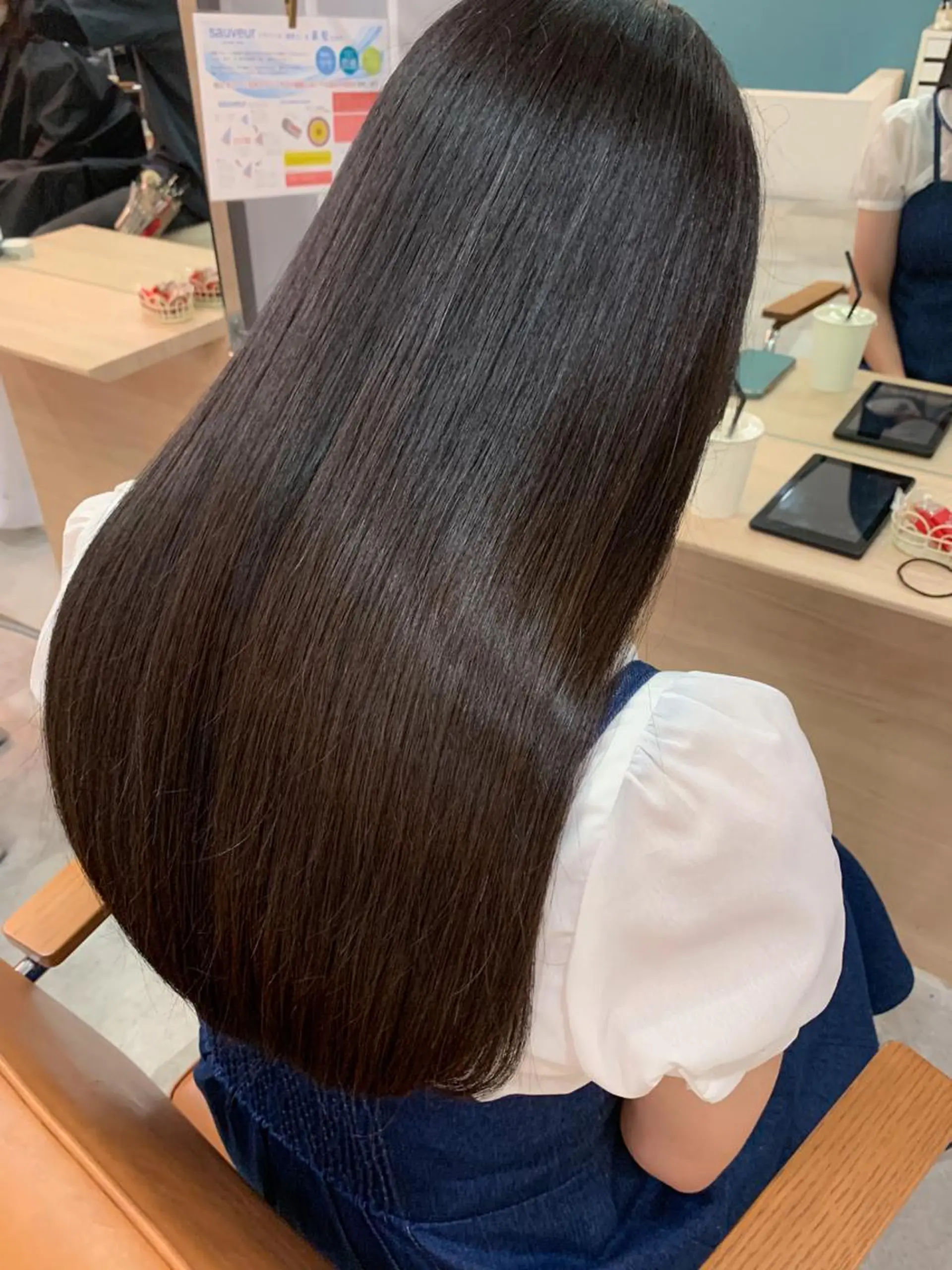 ロング カラー アッシュ ブリーチ ケアブリーチ 透明感カラー ダブルカラー モリシュンスケ /レイヤー/髪質改善のヘアスタイル