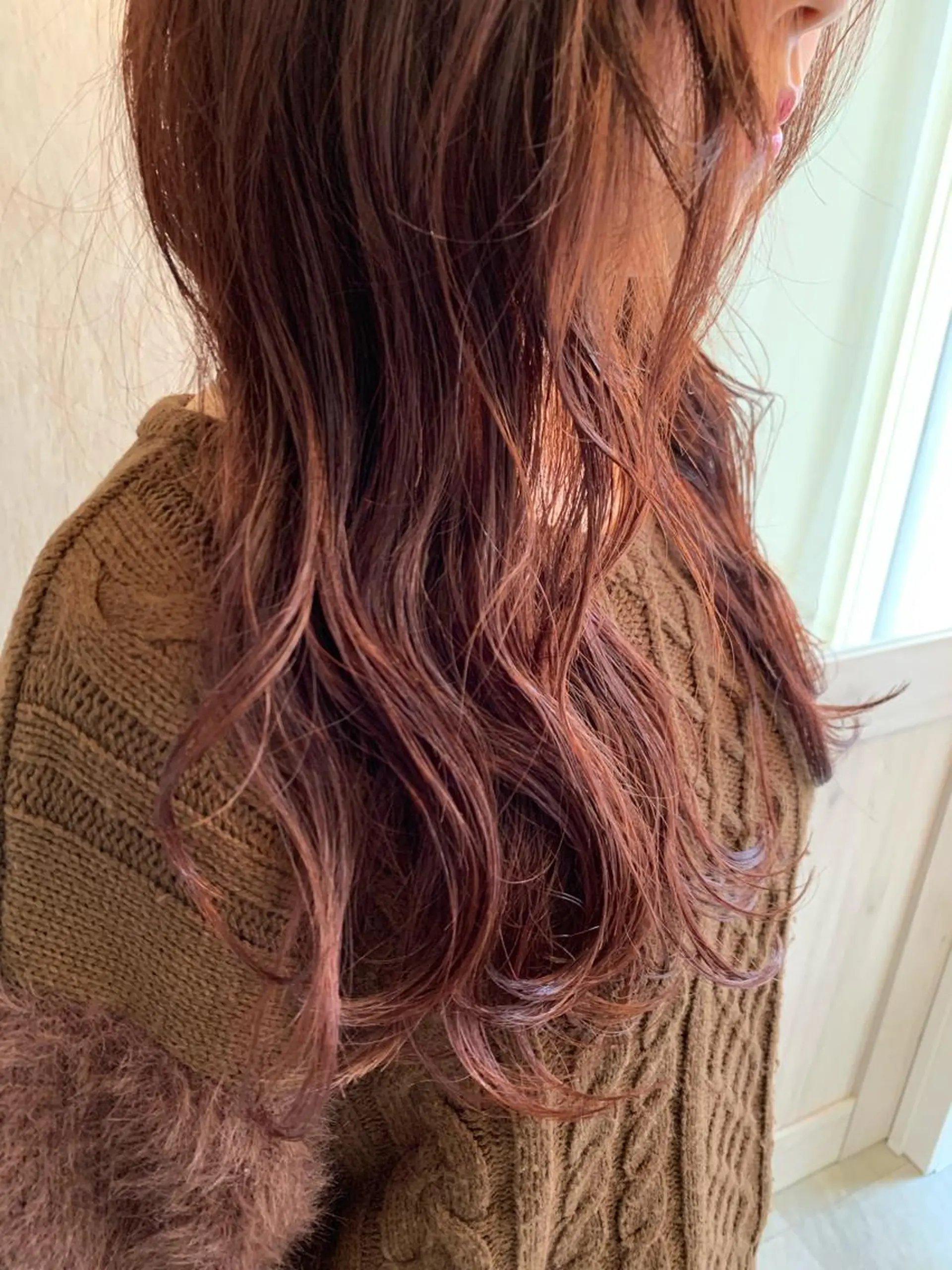 ロング カラー レッドカラー ヘアカラー トリートメント LUXBE LUCEのヘアスタイル