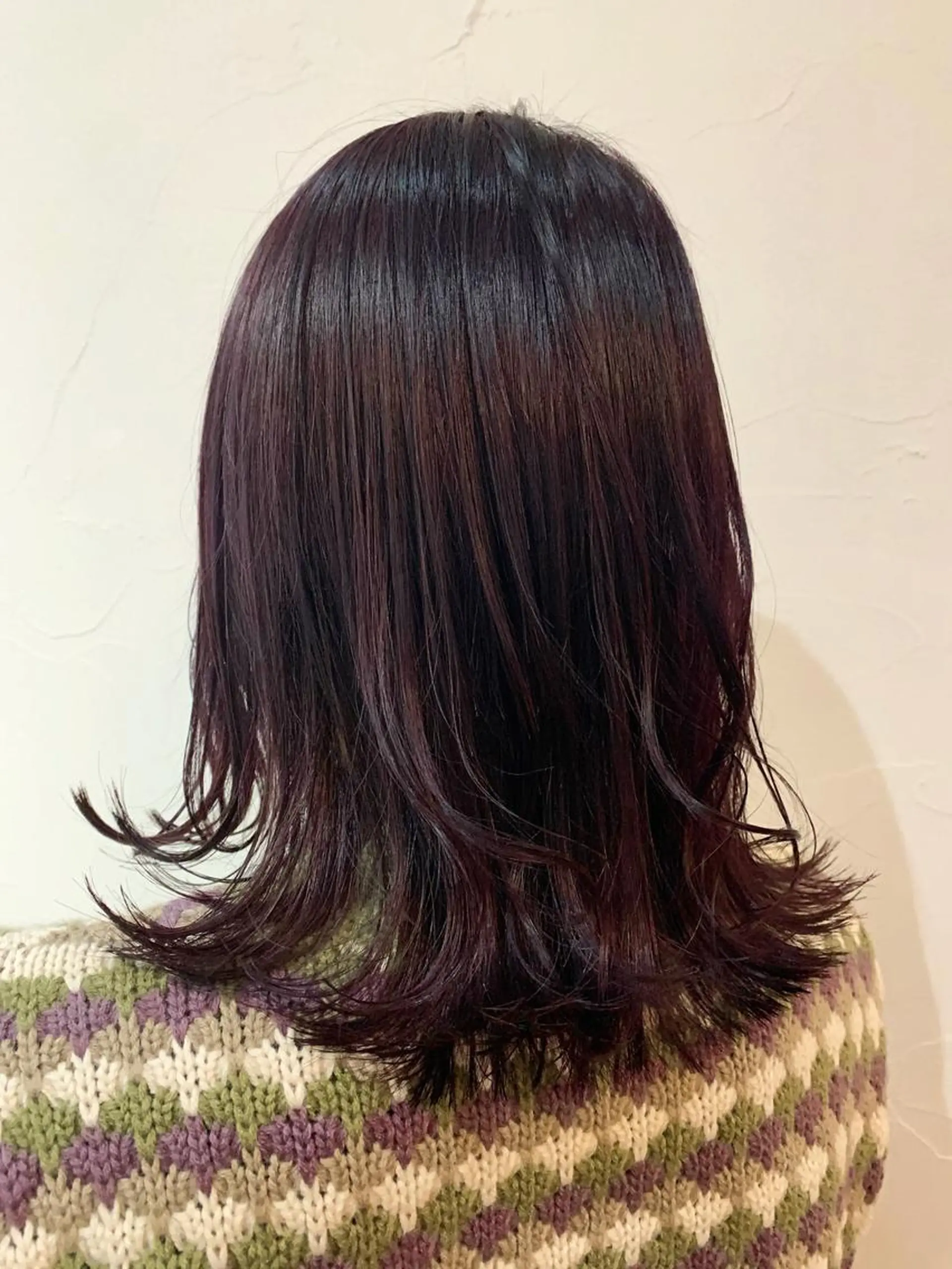 セミロング カラー パープルカラー 脇田 杏菜のヘアスタイル