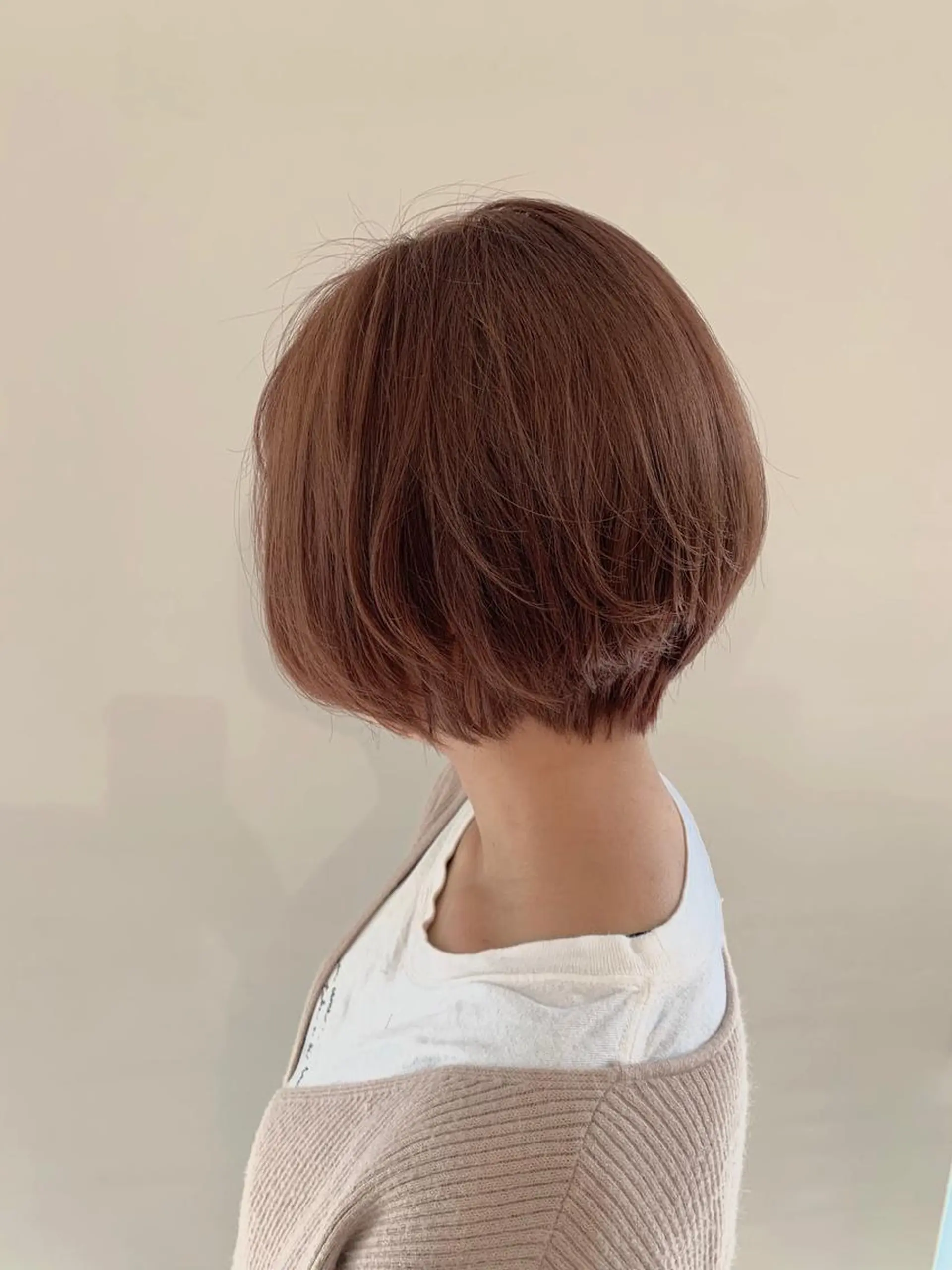 ショート カラー パーマ ヘアアレンジ ベージュカラー ブリーチ ピンクカラー ピンクベージュ ショートヘア 加藤 綾華のヘアスタイル